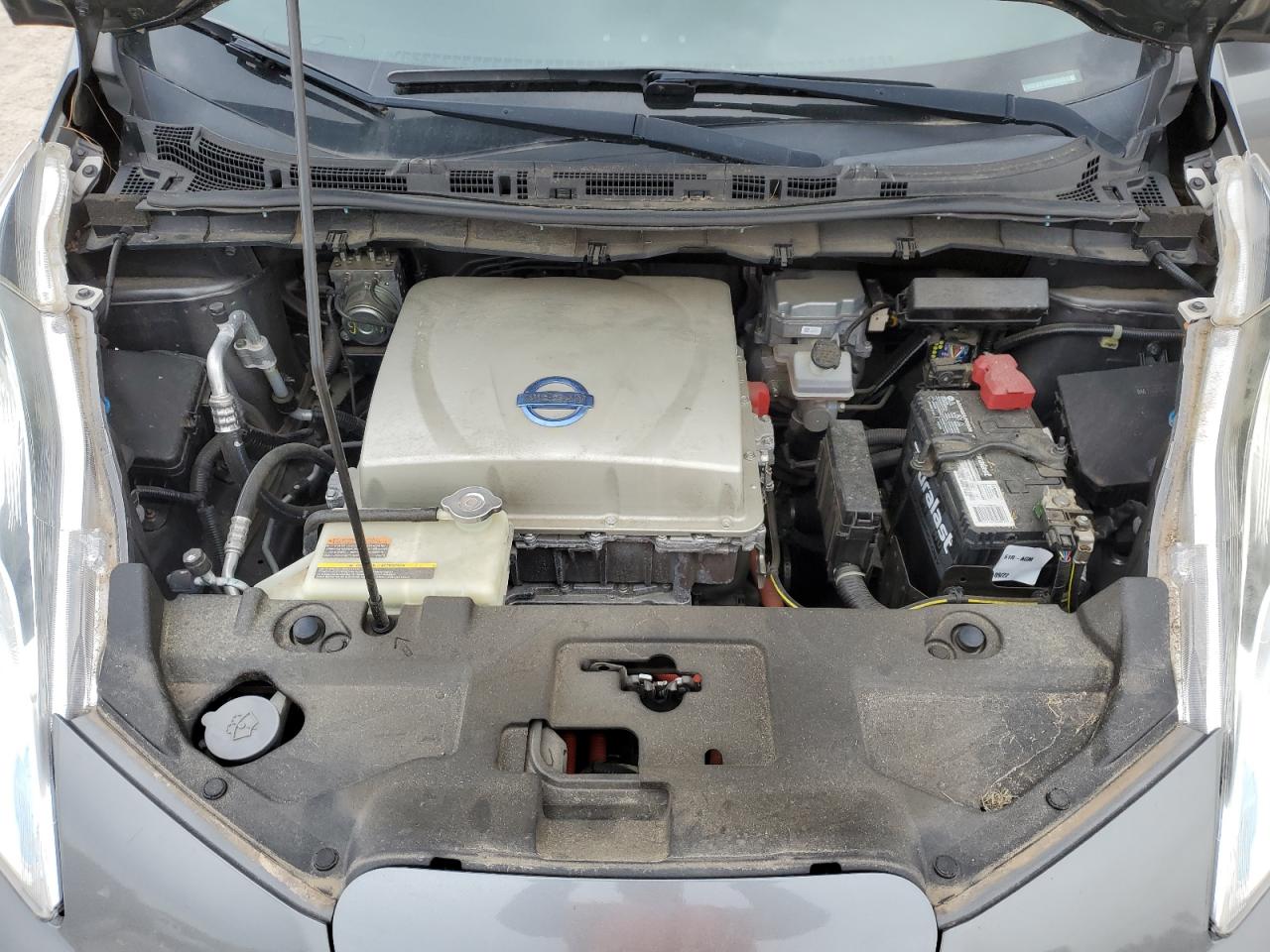 Photo 10 VIN: 1N4AZ0CP1FC311873 - NISSAN LEAF 