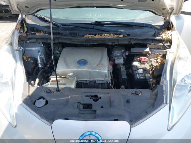 Photo 9 VIN: 1N4AZ0CP1FC312215 - NISSAN LEAF 