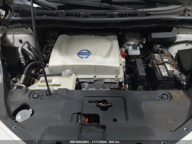 Photo 9 VIN: 1N4AZ0CP1FC322663 - NISSAN LEAF 