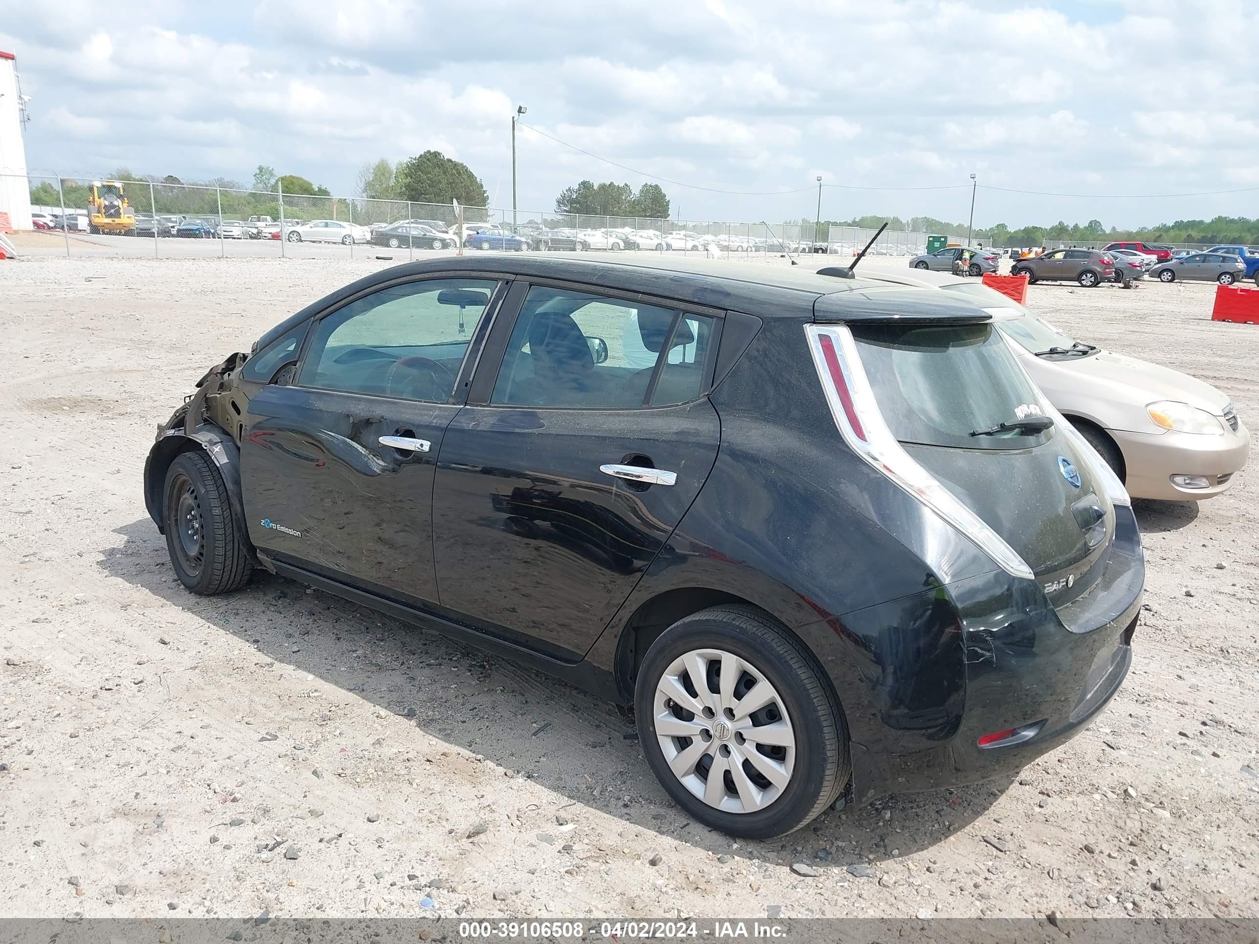 Photo 2 VIN: 1N4AZ0CP1FC333081 - NISSAN LEAF 