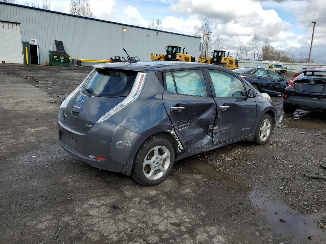 Photo 2 VIN: 1N4AZ0CP2DC408710 - NISSAN LEAF 