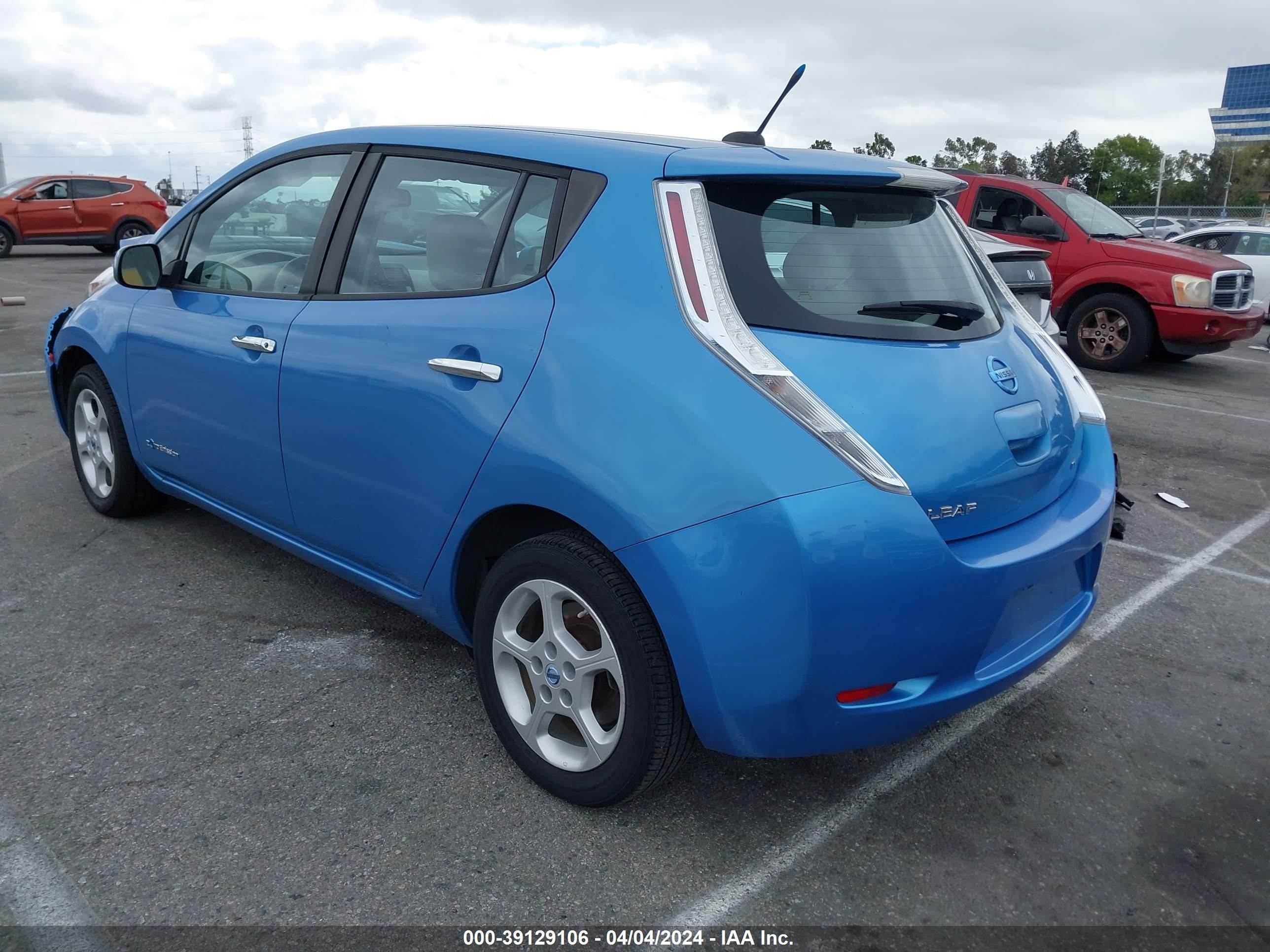 Photo 2 VIN: 1N4AZ0CP2DC409498 - NISSAN LEAF 