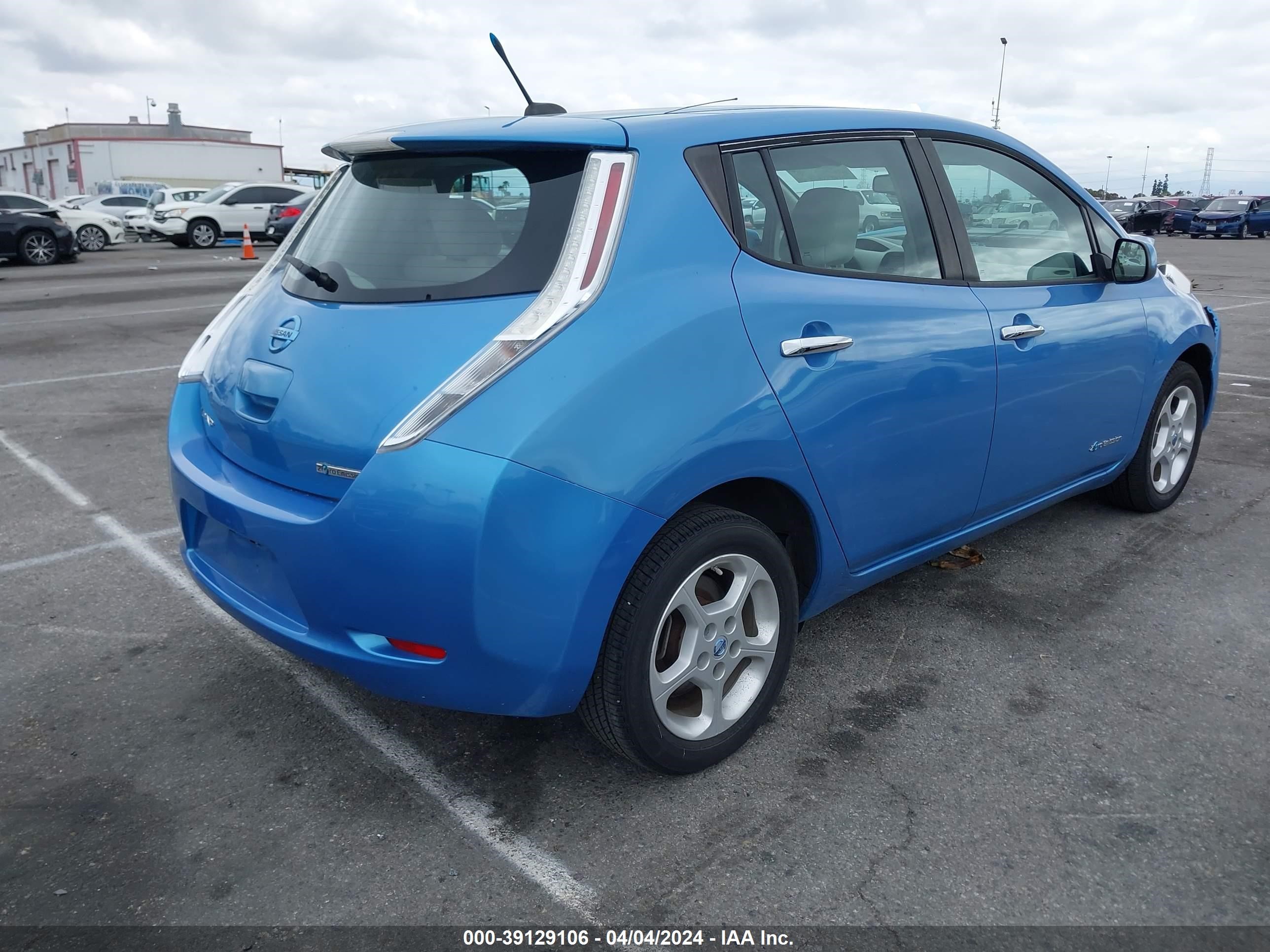 Photo 3 VIN: 1N4AZ0CP2DC409498 - NISSAN LEAF 