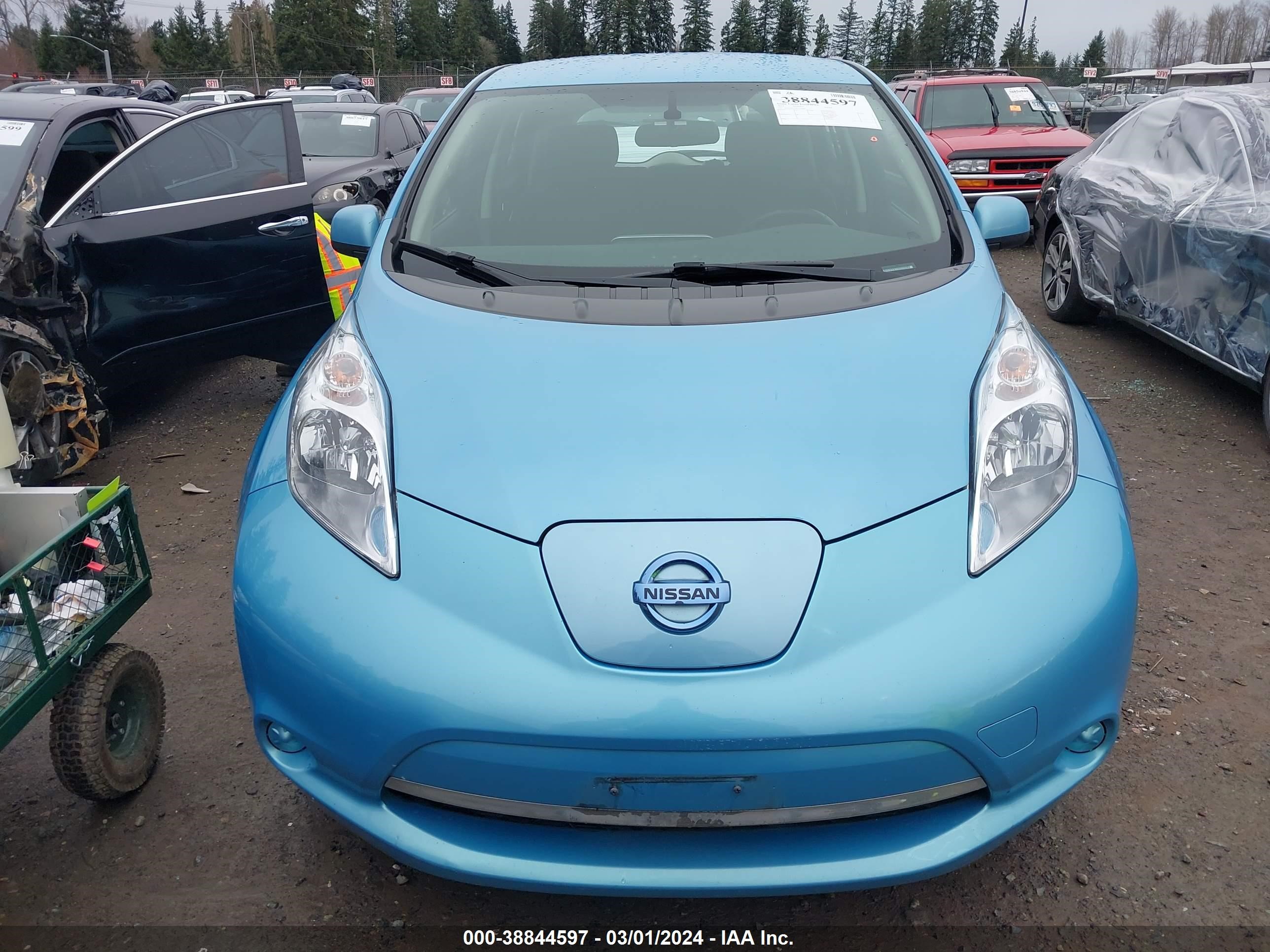 Photo 11 VIN: 1N4AZ0CP2FC310442 - NISSAN LEAF 