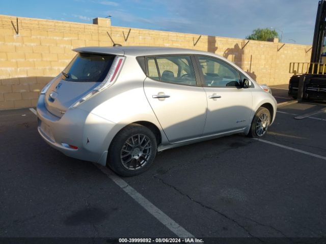 Photo 3 VIN: 1N4AZ0CP2FC332411 - NISSAN LEAF 