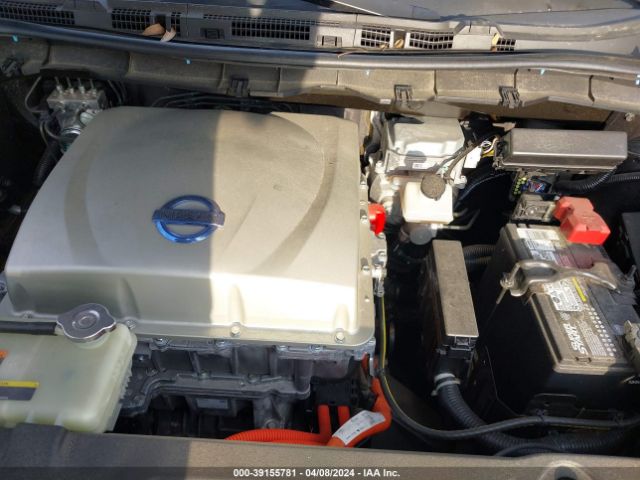 Photo 9 VIN: 1N4AZ0CP4FC324343 - NISSAN LEAF 