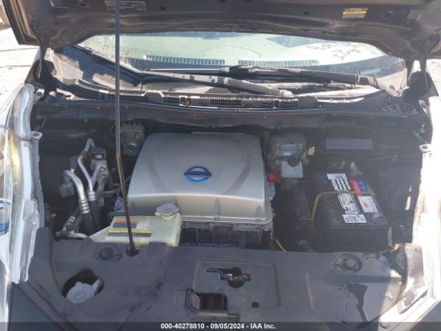 Photo 9 VIN: 1N4AZ0CP4FC325721 - NISSAN LEAF 