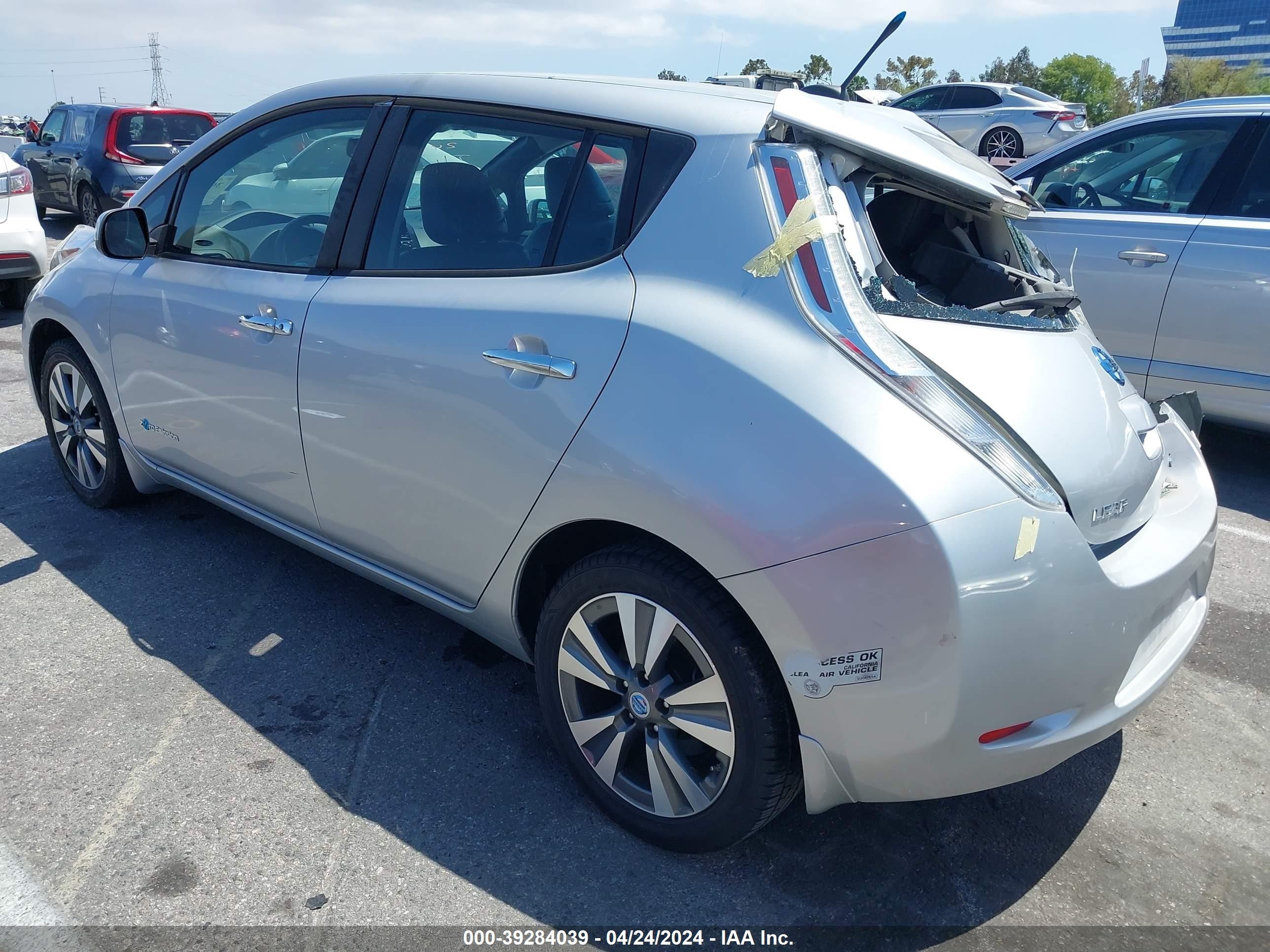 Photo 2 VIN: 1N4AZ0CP5DC403856 - NISSAN LEAF 