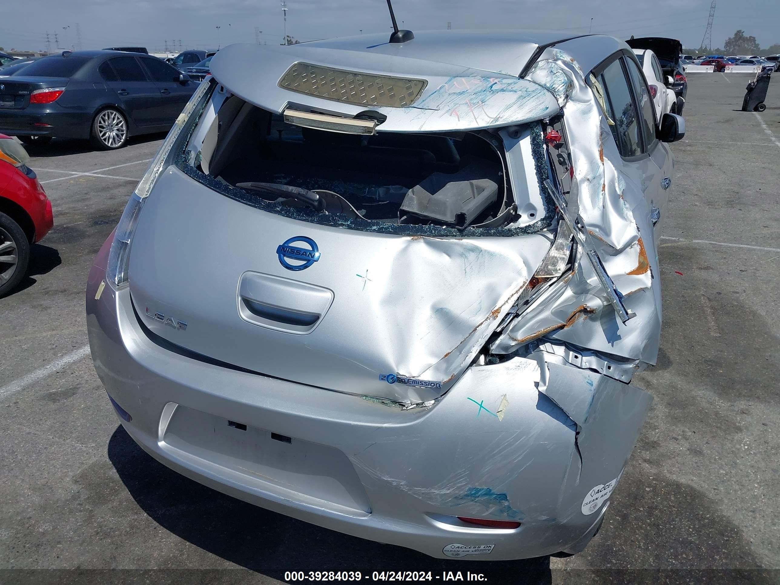 Photo 5 VIN: 1N4AZ0CP5DC403856 - NISSAN LEAF 