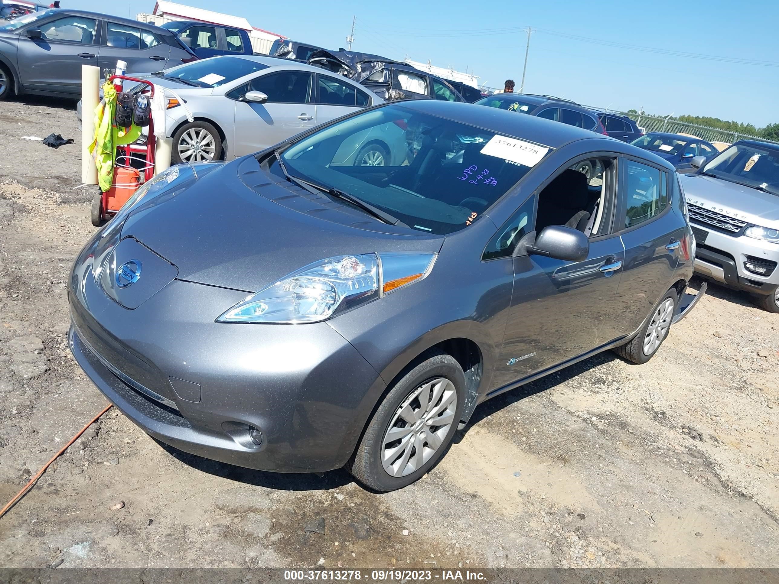 Photo 1 VIN: 1N4AZ0CP5FC303419 - NISSAN LEAF 