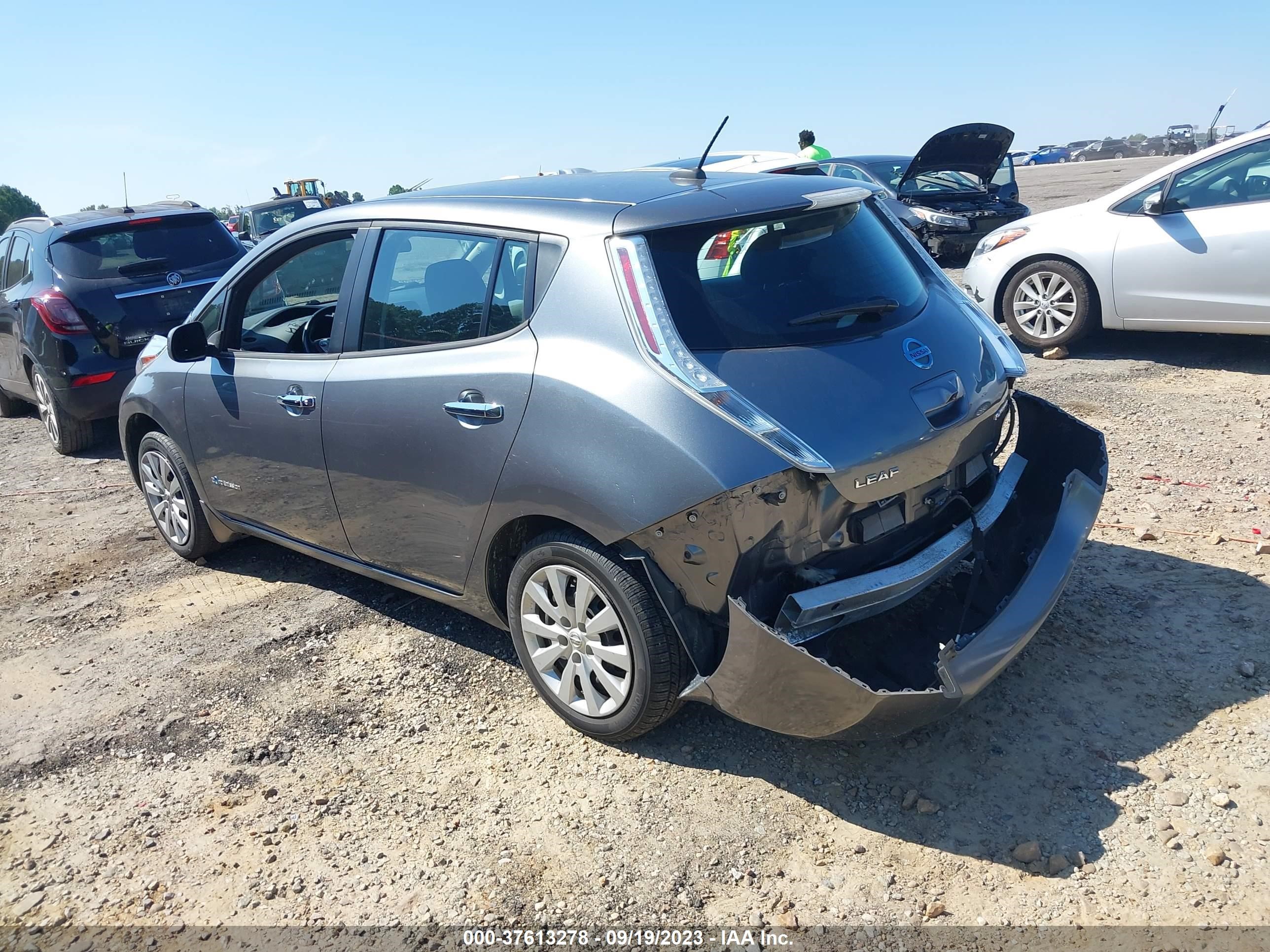 Photo 2 VIN: 1N4AZ0CP5FC303419 - NISSAN LEAF 