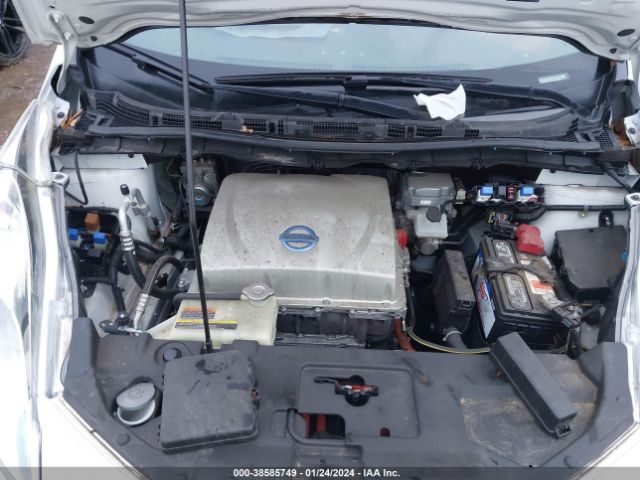 Photo 9 VIN: 1N4AZ0CP5FC316686 - NISSAN LEAF 