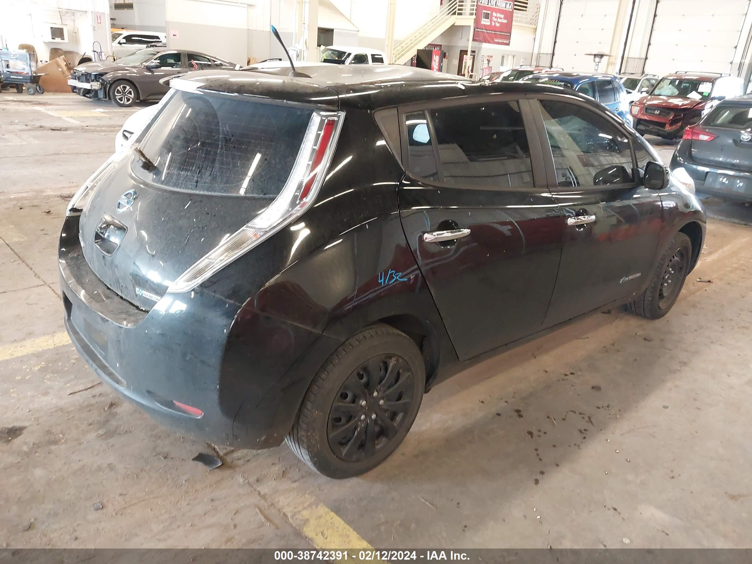 Photo 3 VIN: 1N4AZ0CP6DC423811 - NISSAN LEAF 