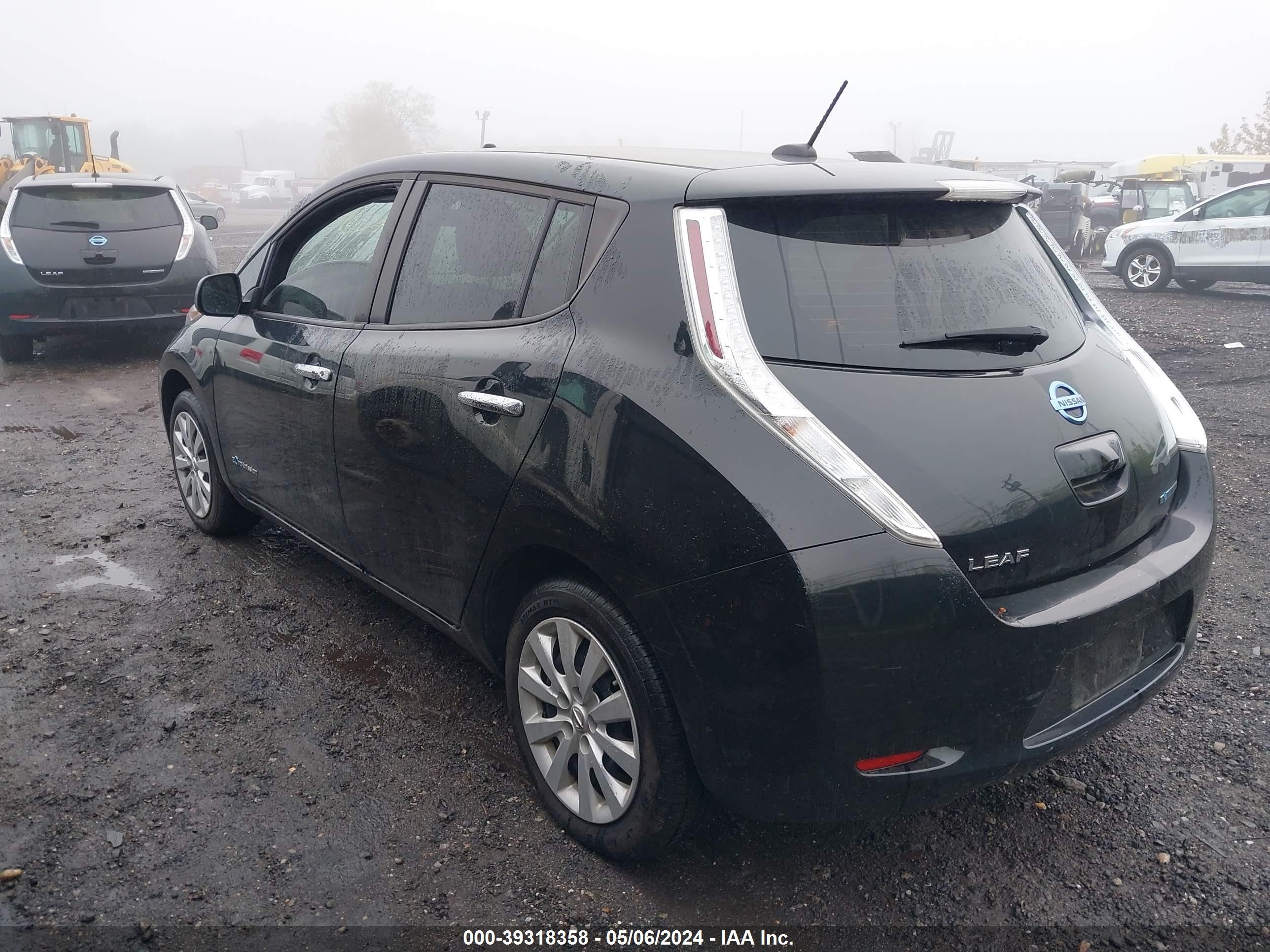 Photo 2 VIN: 1N4AZ0CP6GC310199 - NISSAN LEAF 