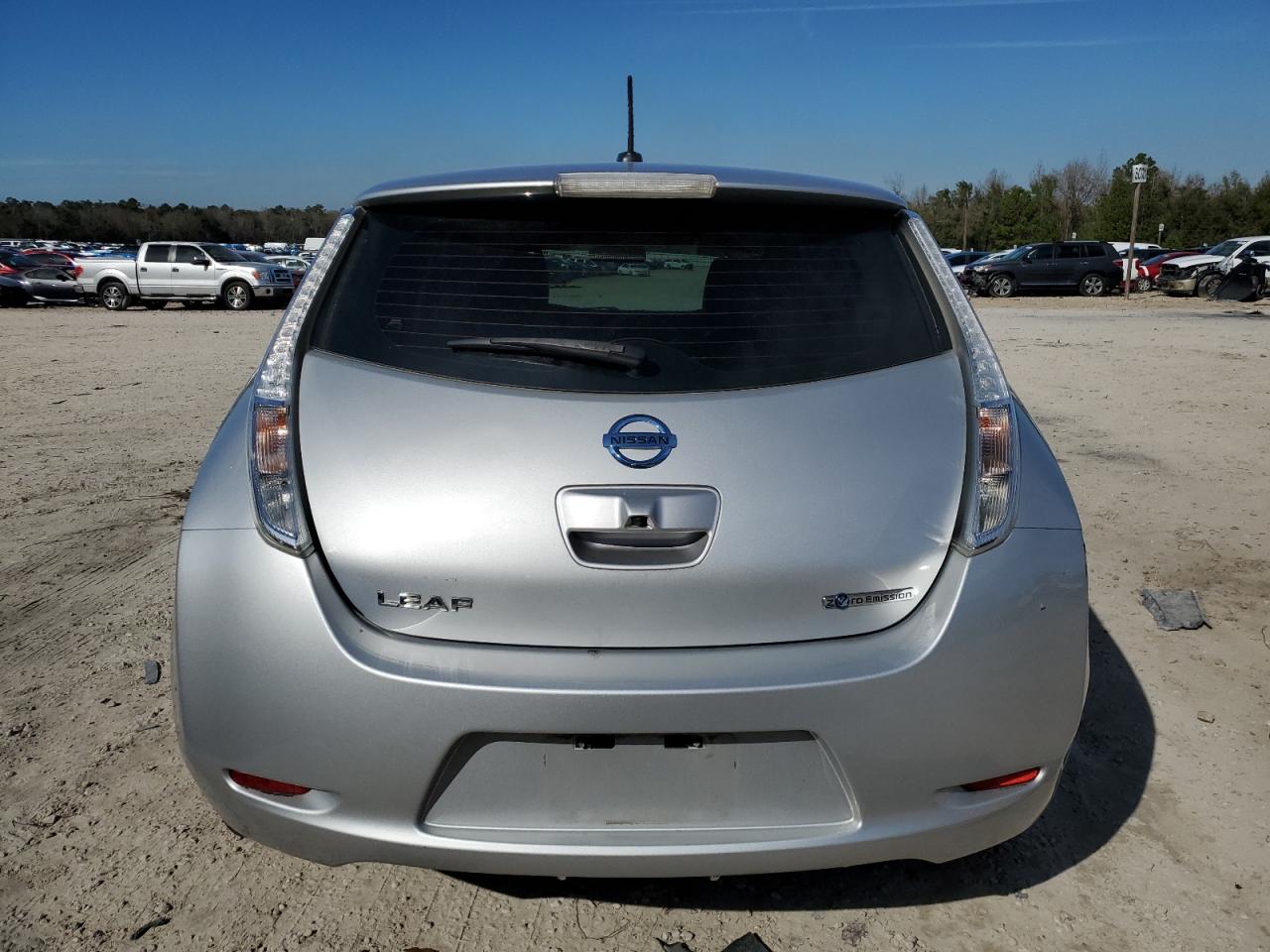 Photo 5 VIN: 1N4AZ0CP7GC305917 - NISSAN LEAF 