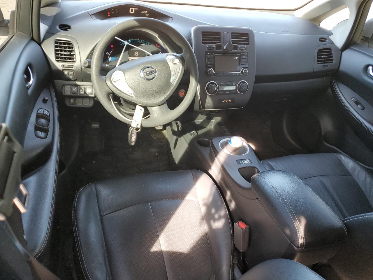 Photo 7 VIN: 1N4AZ0CP7GC305917 - NISSAN LEAF 