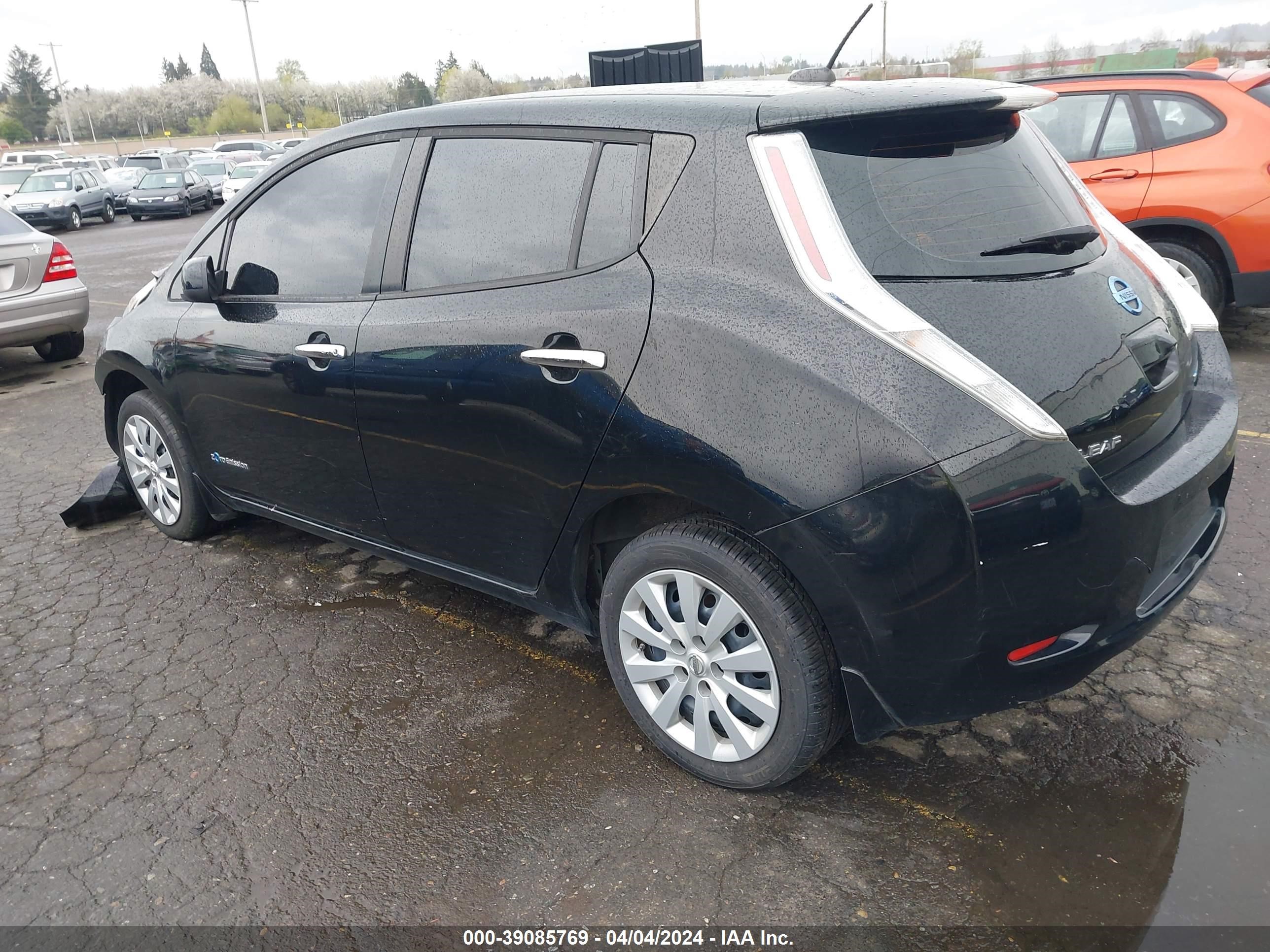 Photo 2 VIN: 1N4AZ0CP8FC300823 - NISSAN LEAF 