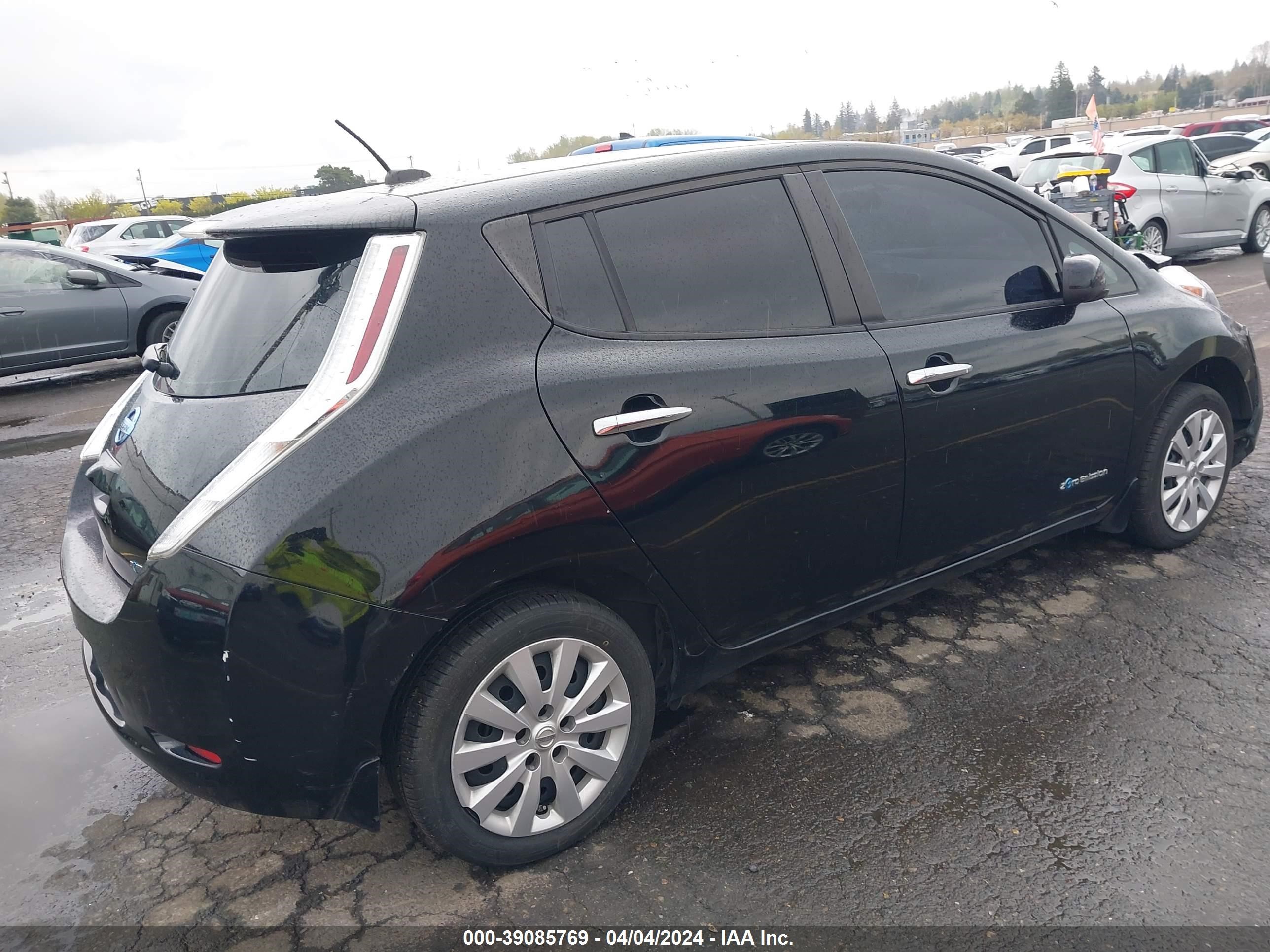 Photo 3 VIN: 1N4AZ0CP8FC300823 - NISSAN LEAF 