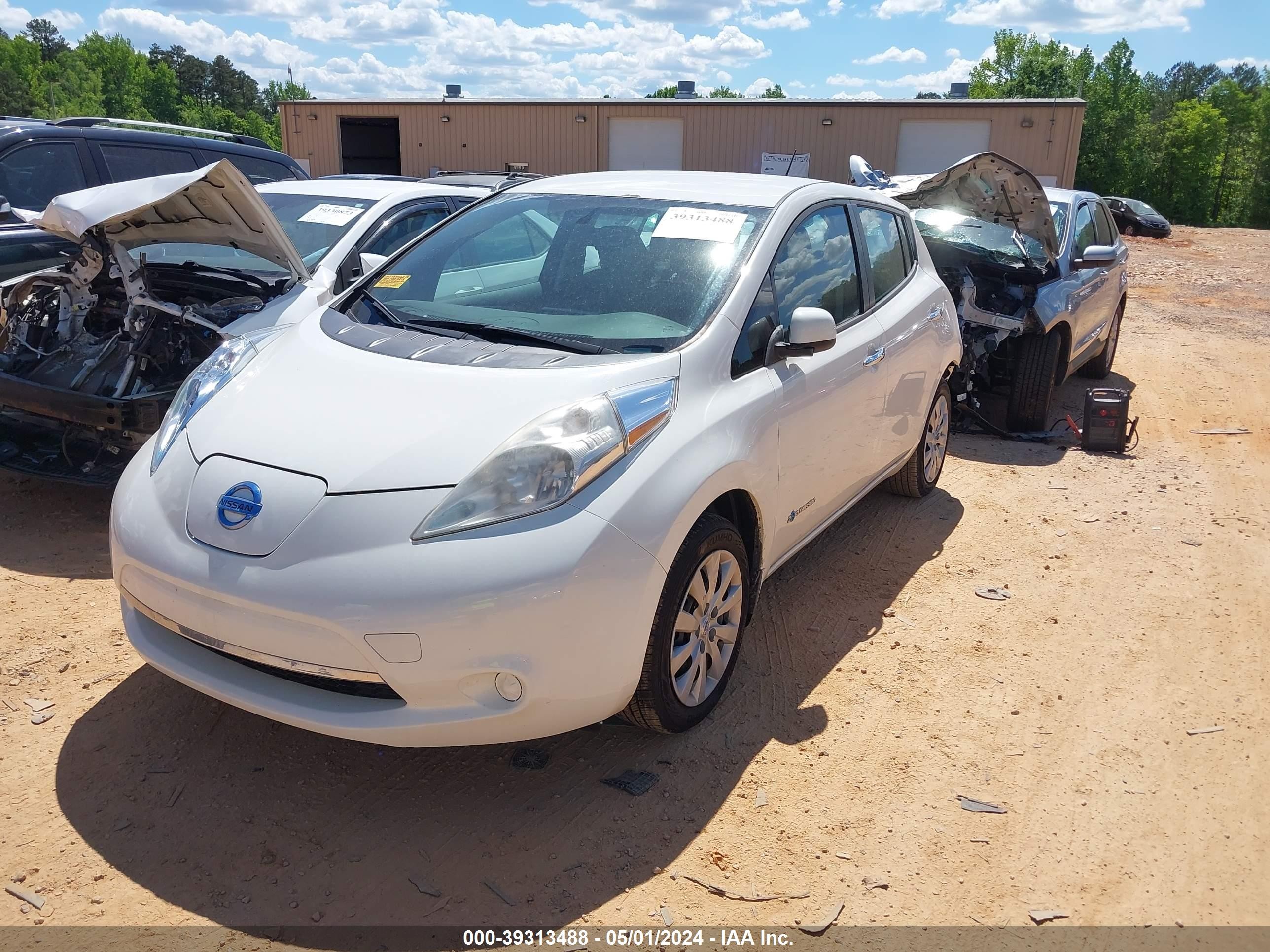 Photo 1 VIN: 1N4AZ0CP8FC329710 - NISSAN LEAF 