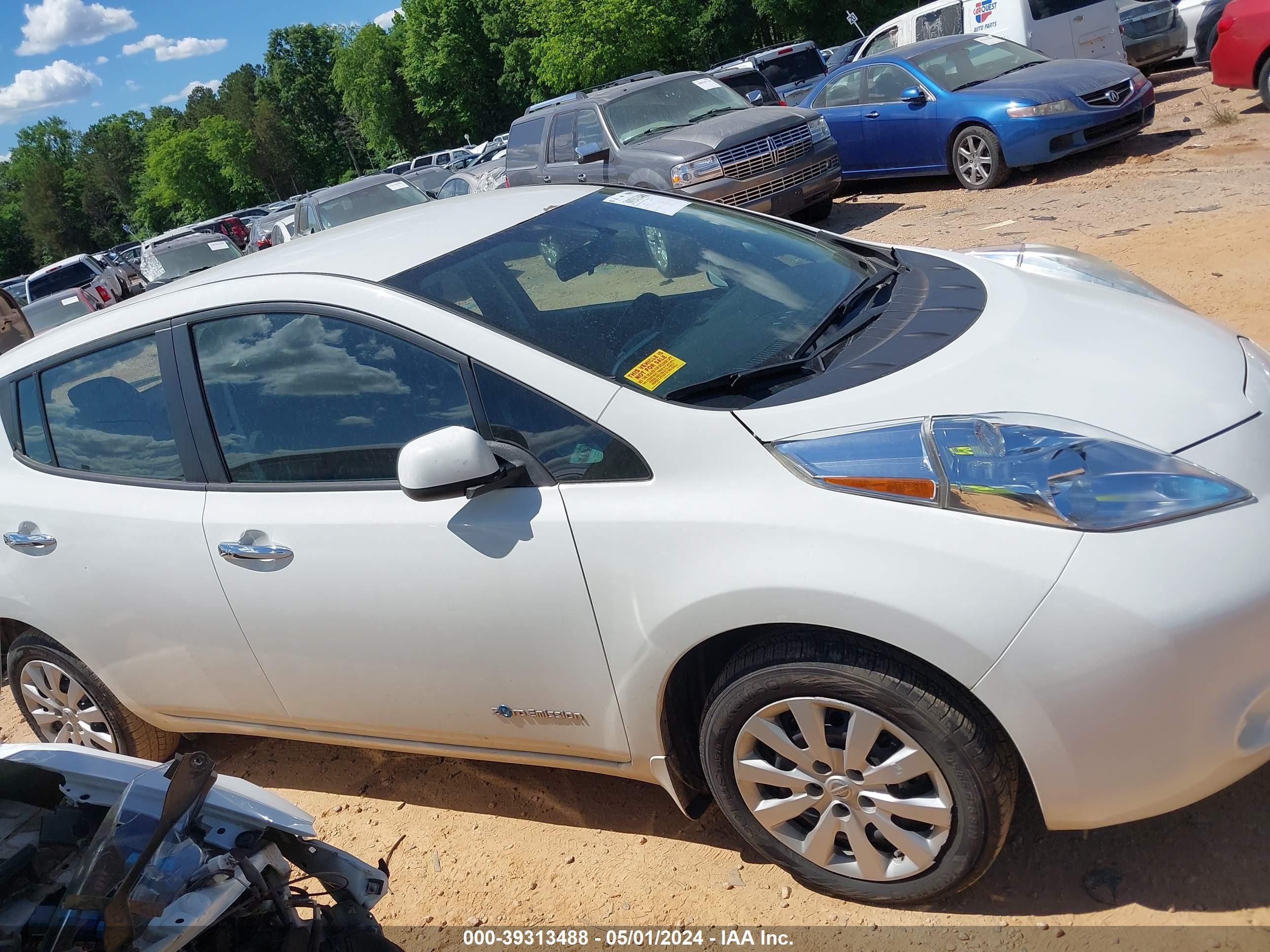 Photo 13 VIN: 1N4AZ0CP8FC329710 - NISSAN LEAF 