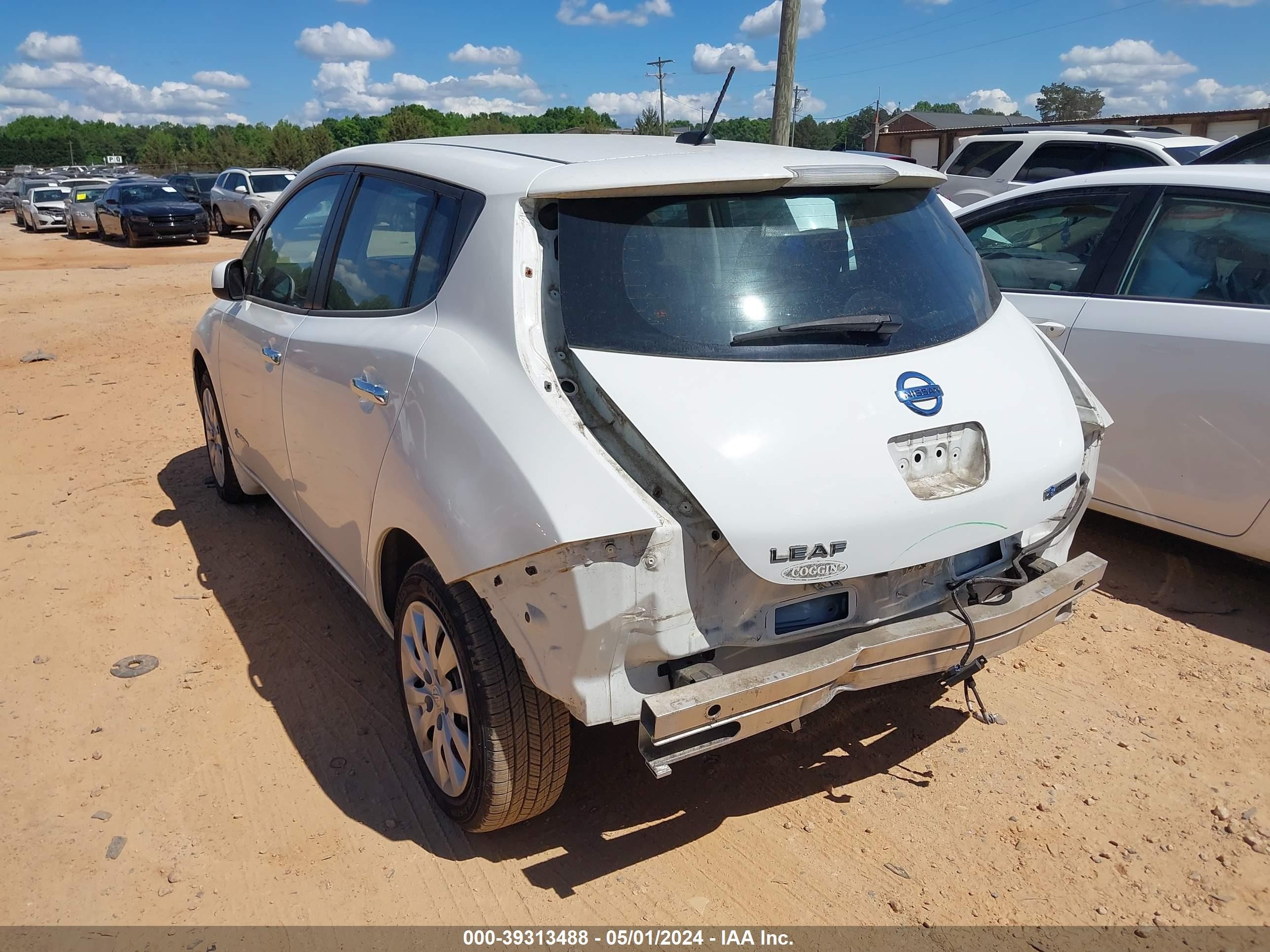 Photo 2 VIN: 1N4AZ0CP8FC329710 - NISSAN LEAF 