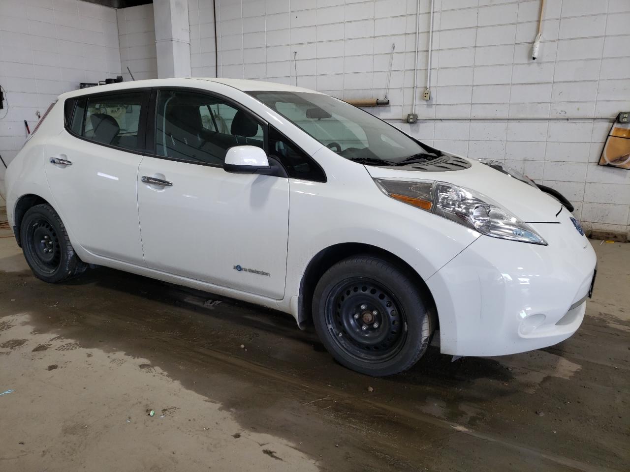 Photo 3 VIN: 1N4AZ0CP8GC300046 - NISSAN LEAF 