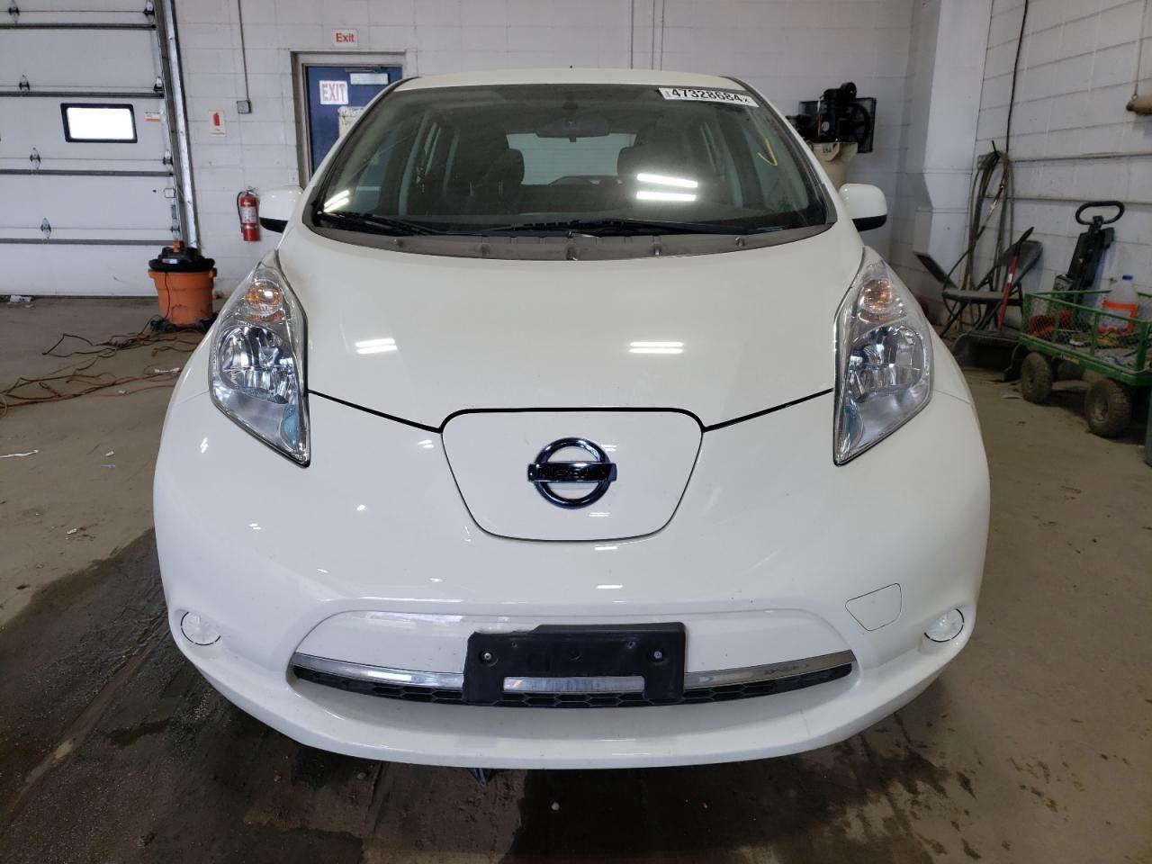 Photo 4 VIN: 1N4AZ0CP8GC300046 - NISSAN LEAF 