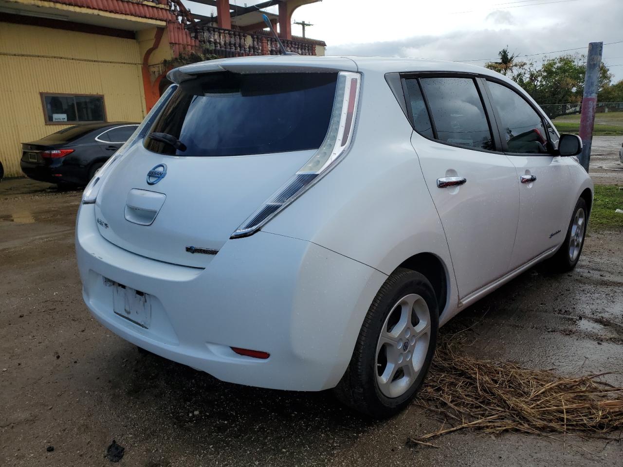 Photo 2 VIN: 1N4AZ0CP9DC409384 - NISSAN LEAF 