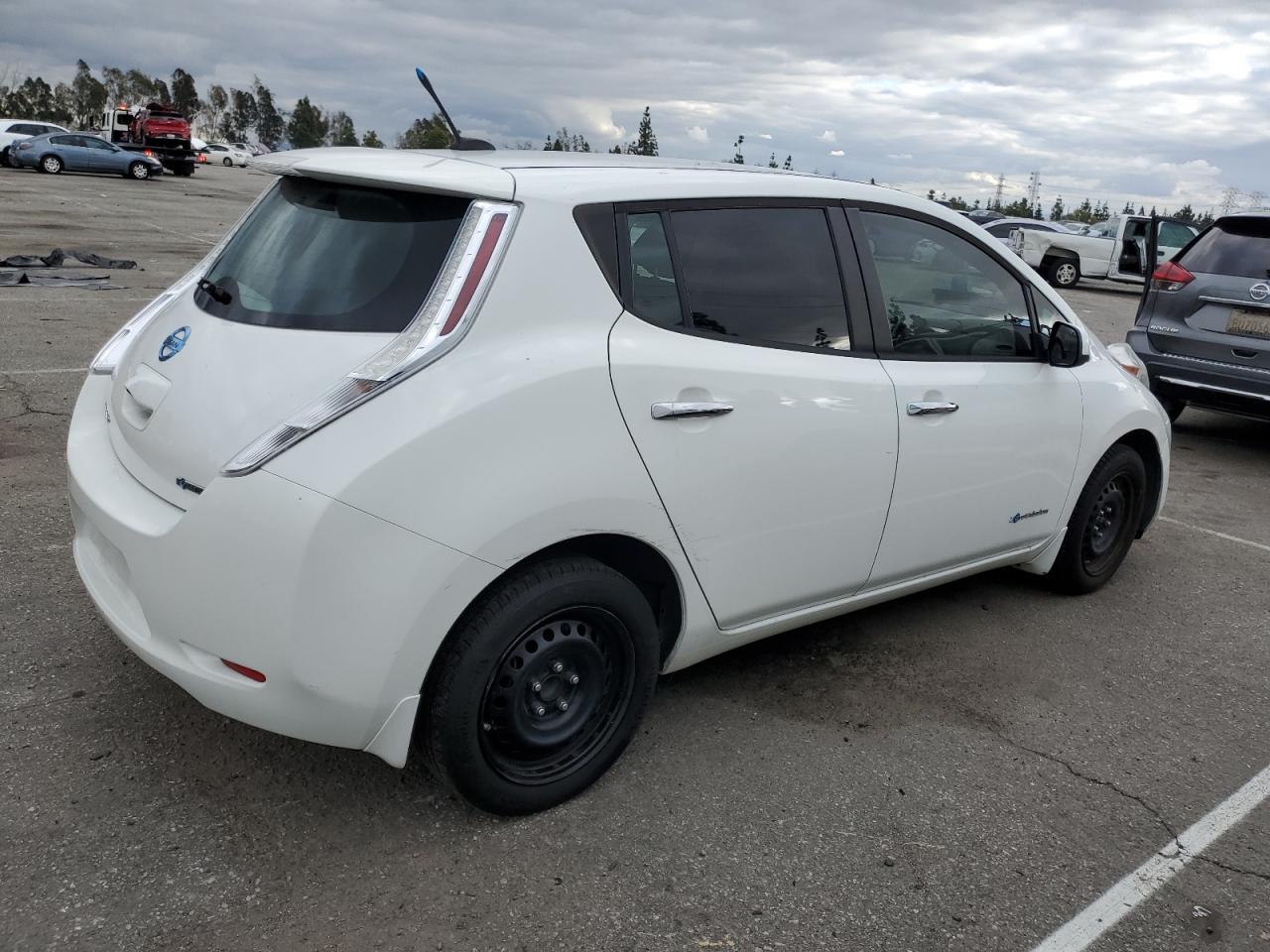 Photo 2 VIN: 1N4AZ0CP9DC416559 - NISSAN LEAF 