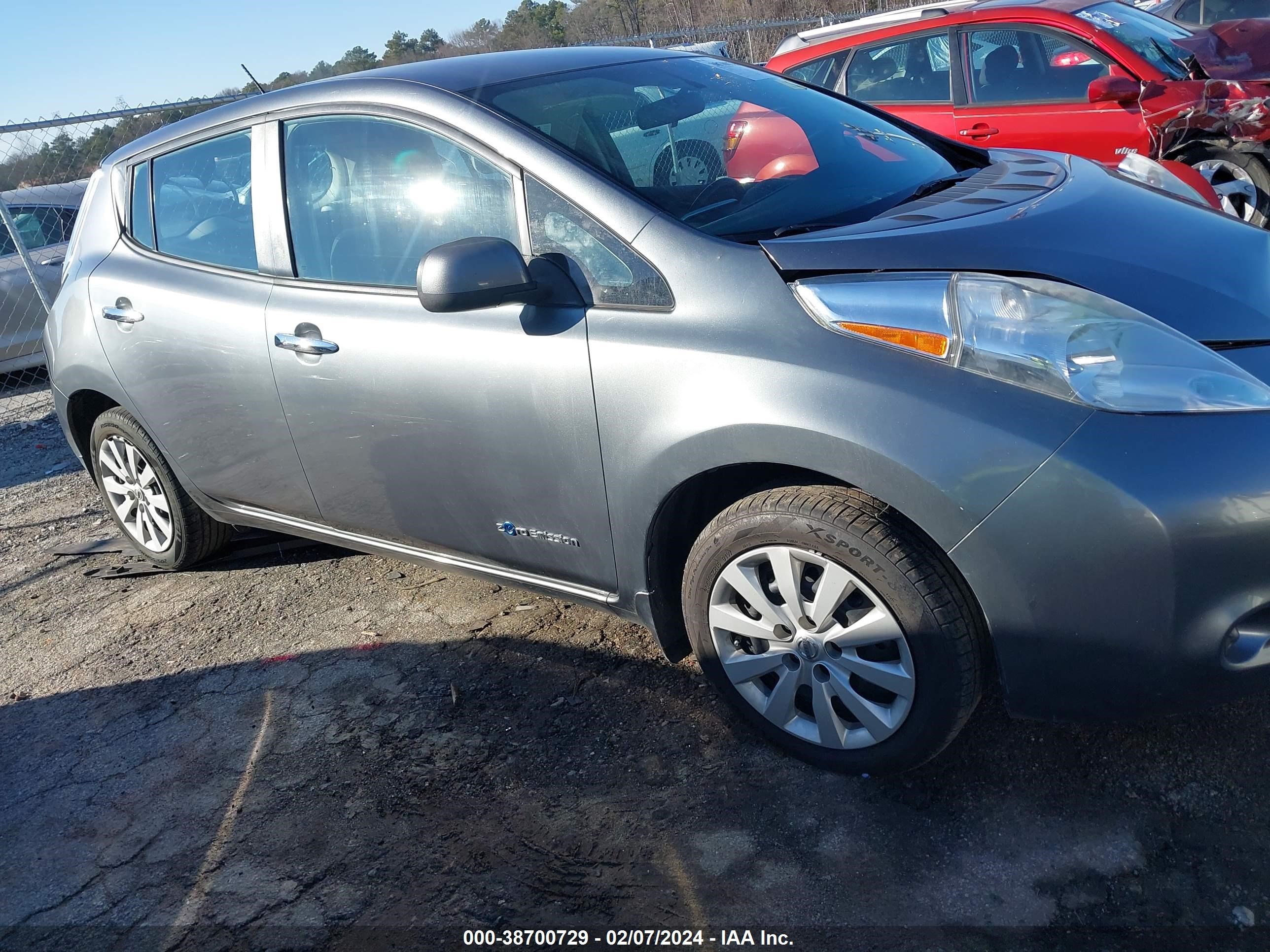 Photo 12 VIN: 1N4AZ0CPXFC304131 - NISSAN LEAF 