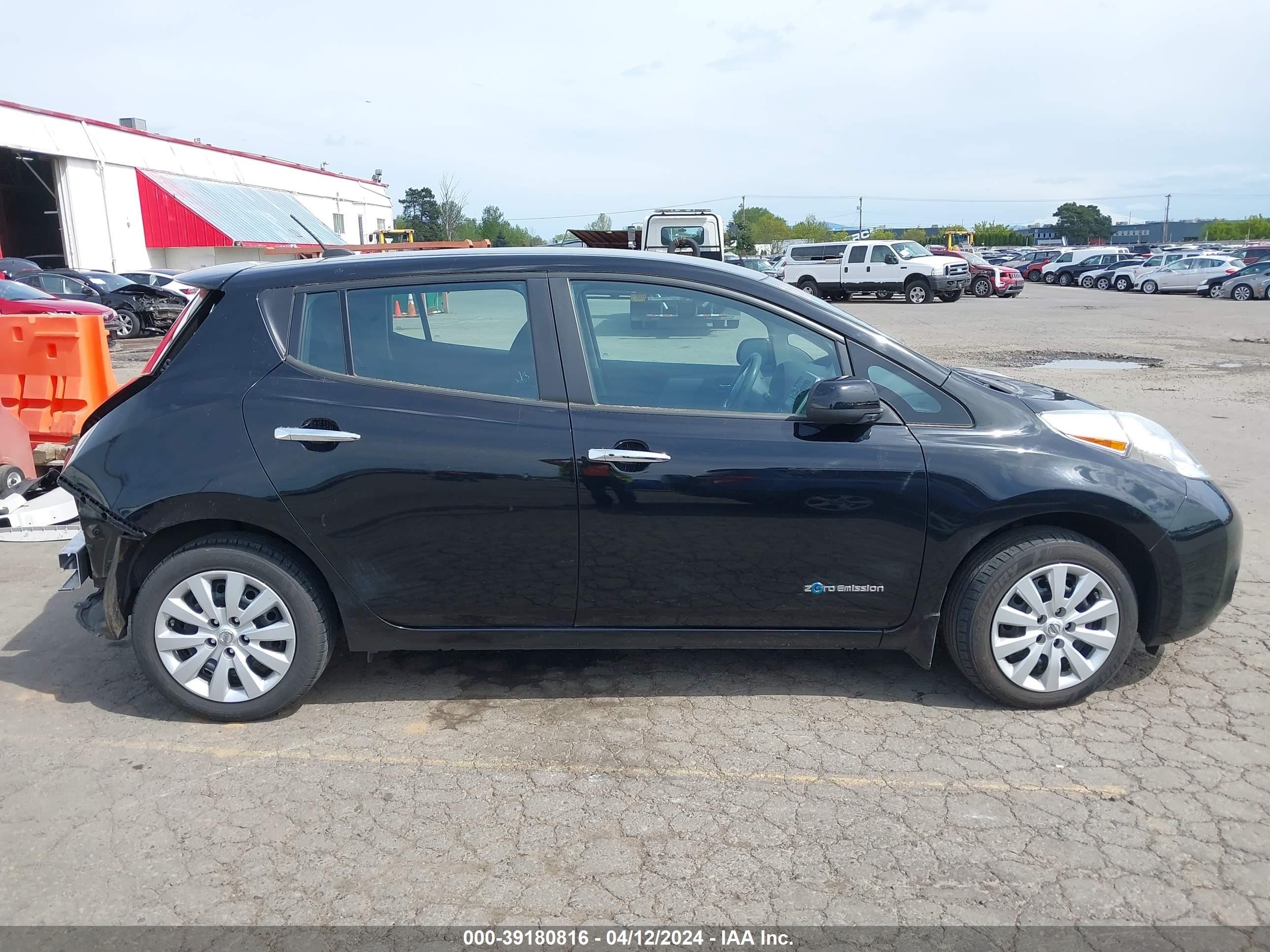 Photo 13 VIN: 1N4AZ0CPXGC303661 - NISSAN LEAF 