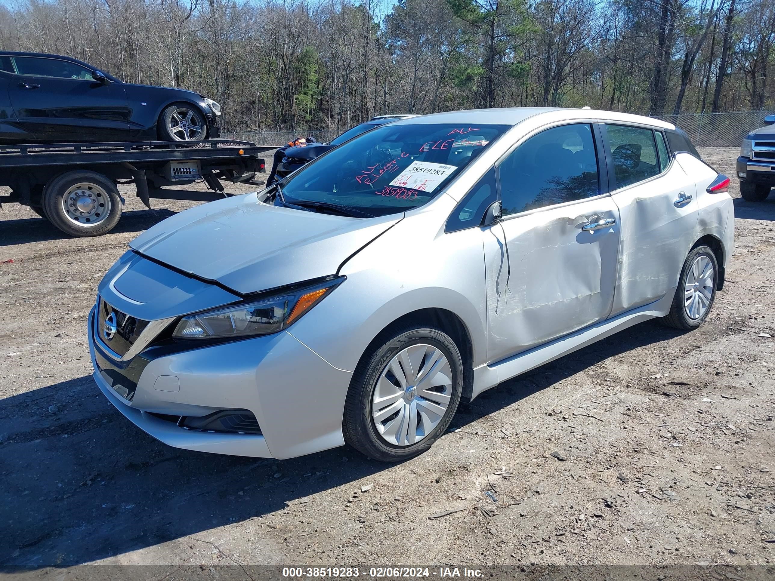 Photo 2 VIN: 1N4AZ1BV1NC564132 - NISSAN LEAF 