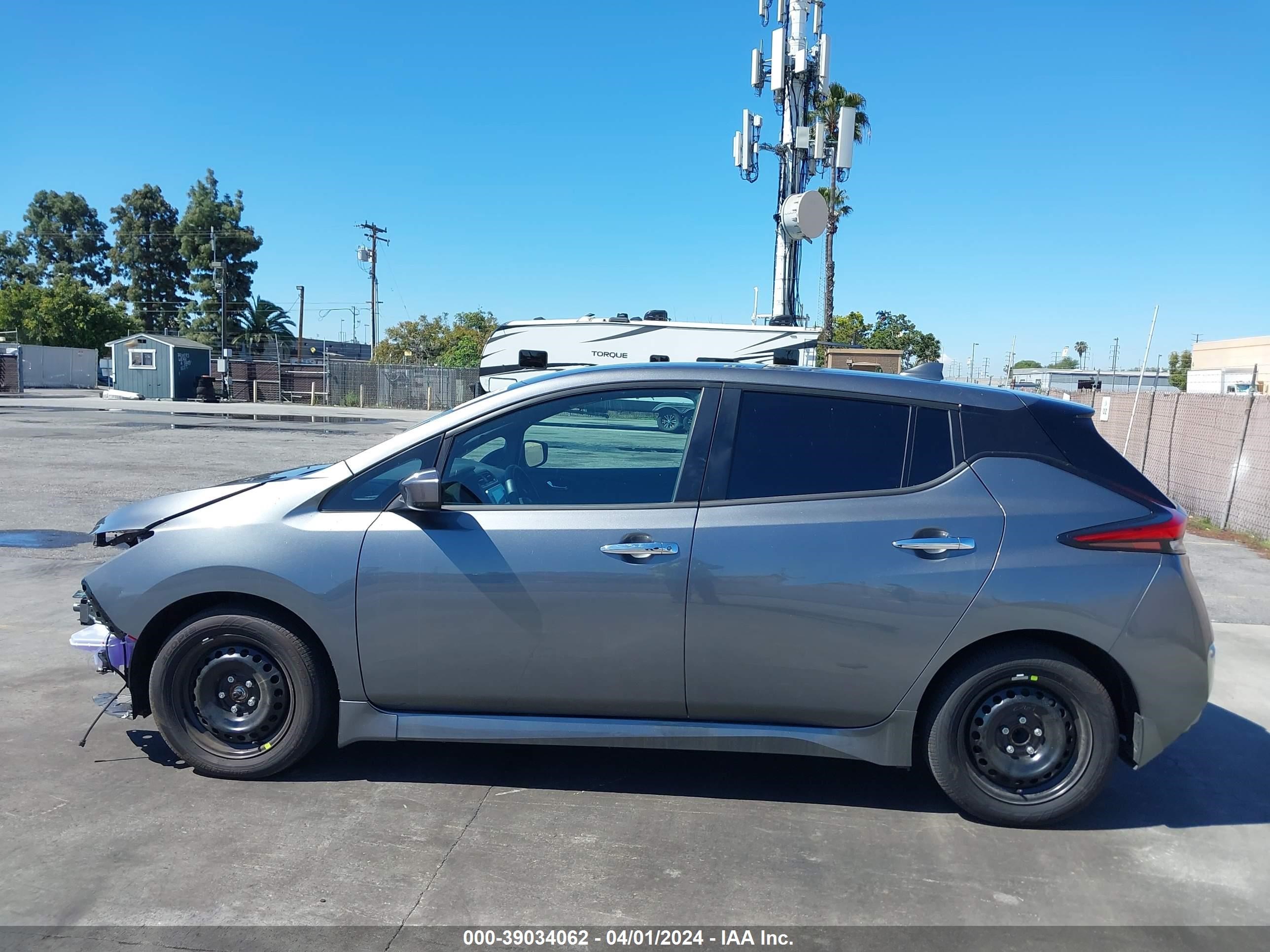 Photo 13 VIN: 1N4AZ1BV1PC562836 - NISSAN LEAF 