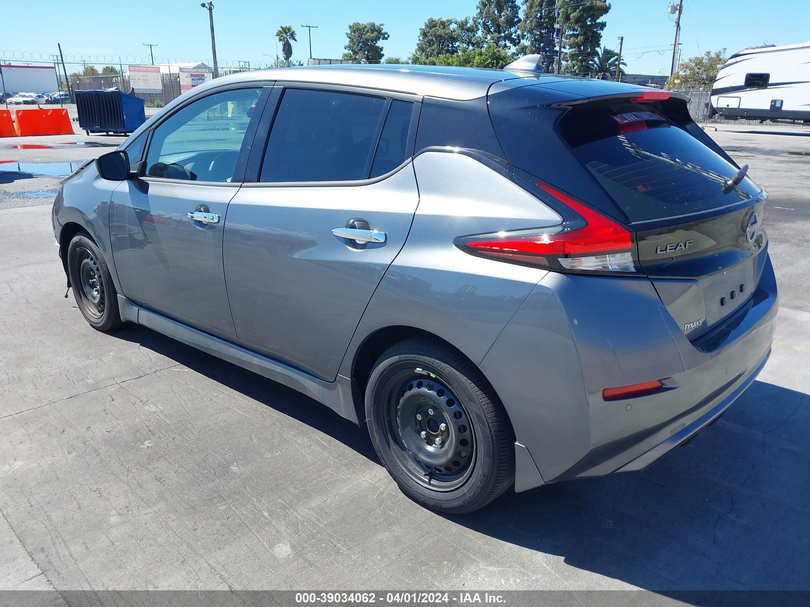 Photo 2 VIN: 1N4AZ1BV1PC562836 - NISSAN LEAF 