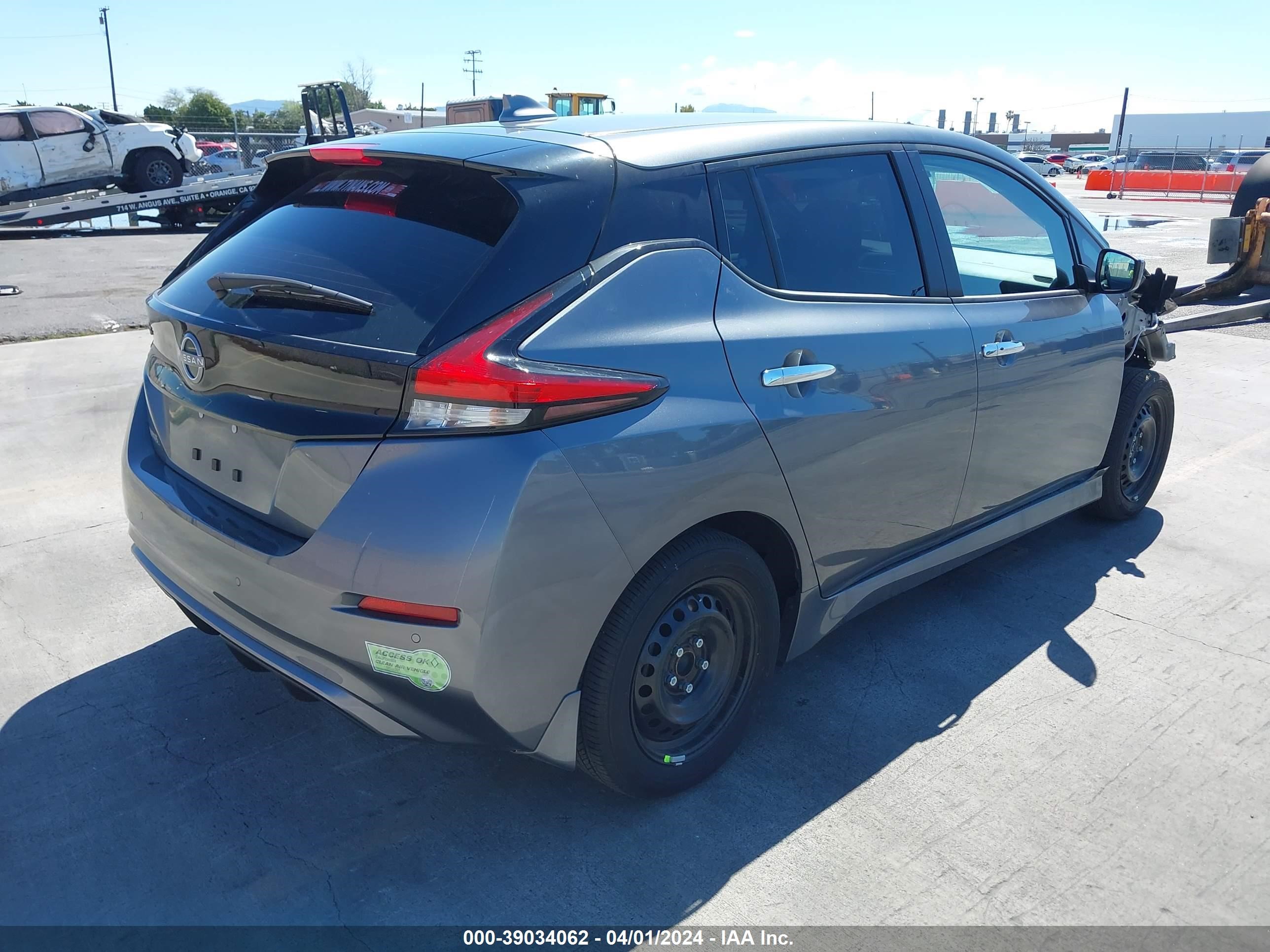 Photo 3 VIN: 1N4AZ1BV1PC562836 - NISSAN LEAF 