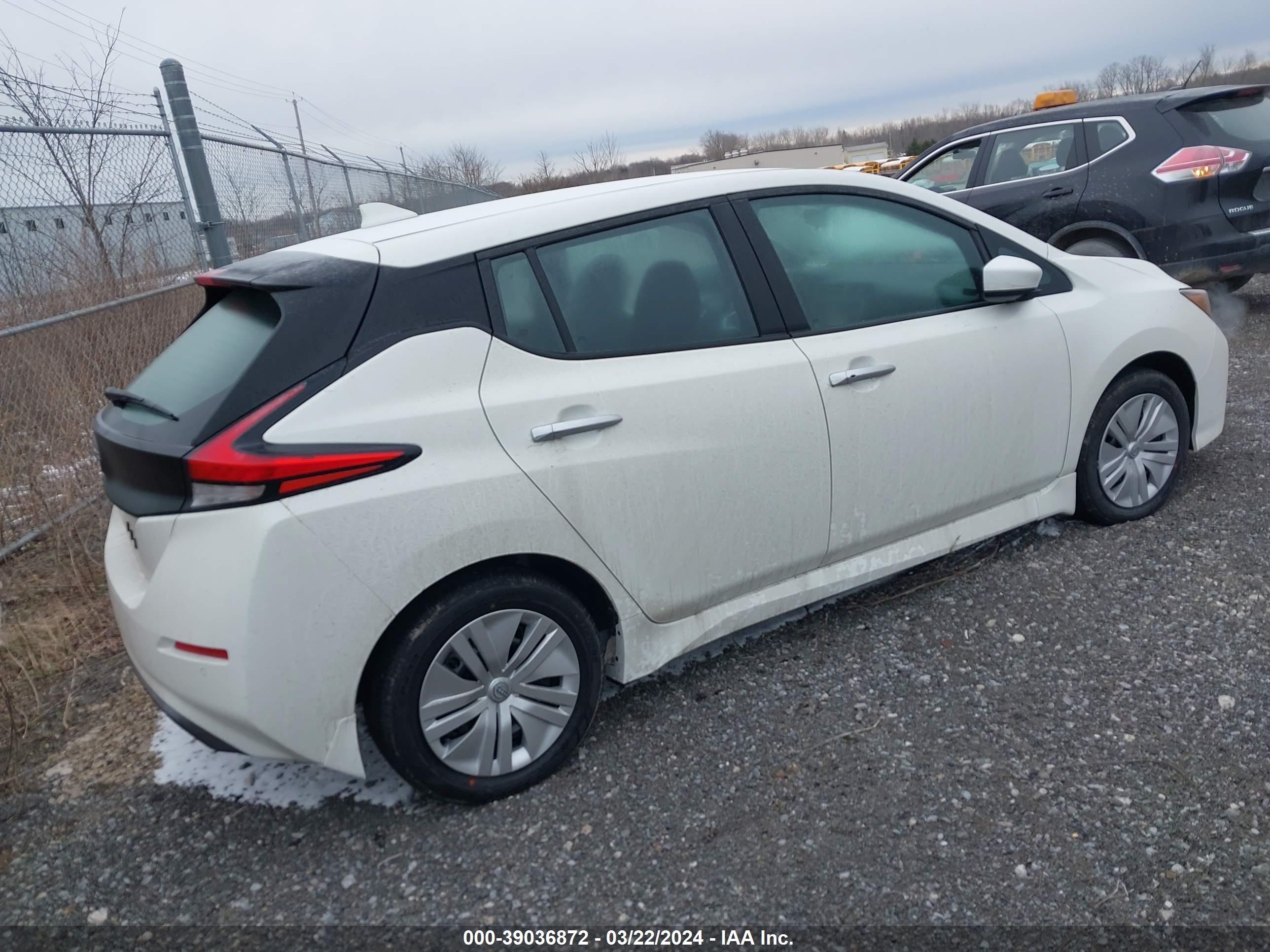 Photo 3 VIN: 1N4AZ1BV3RC555289 - NISSAN LEAF 