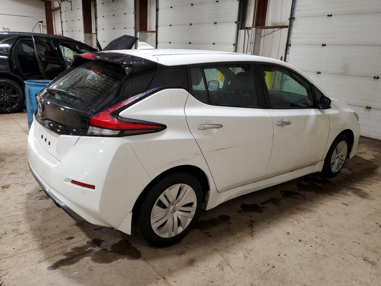 Photo 2 VIN: 1N4AZ1BV8PC555754 - NISSAN LEAF 