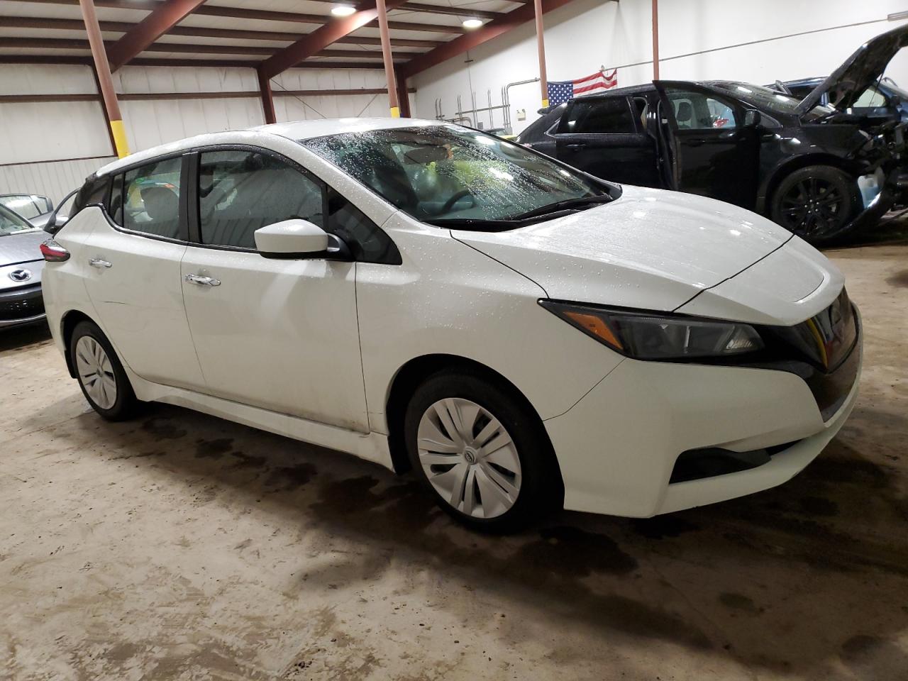 Photo 3 VIN: 1N4AZ1BV8PC555754 - NISSAN LEAF 