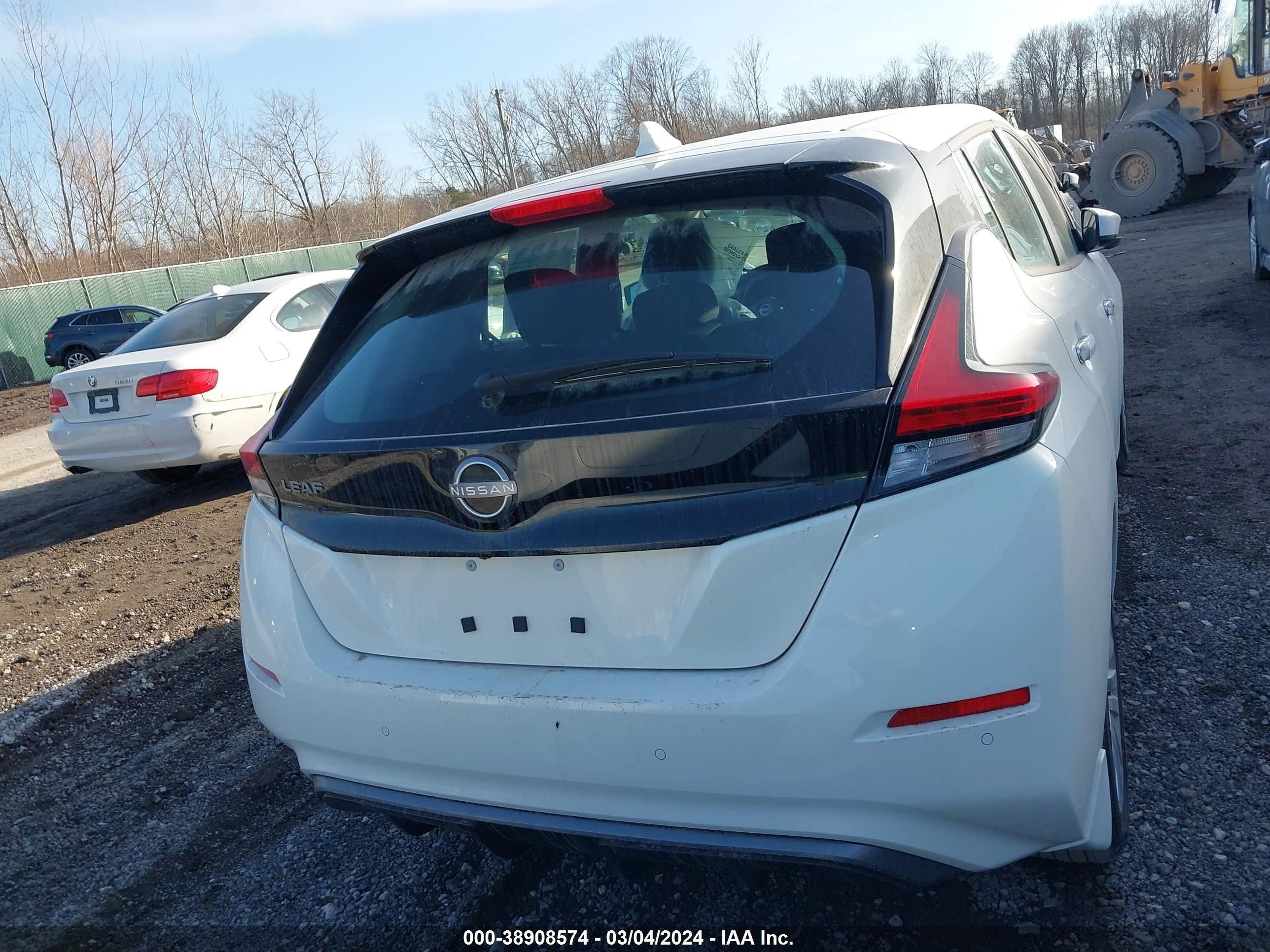 Photo 15 VIN: 1N4AZ1BV9RC555734 - NISSAN LEAF 