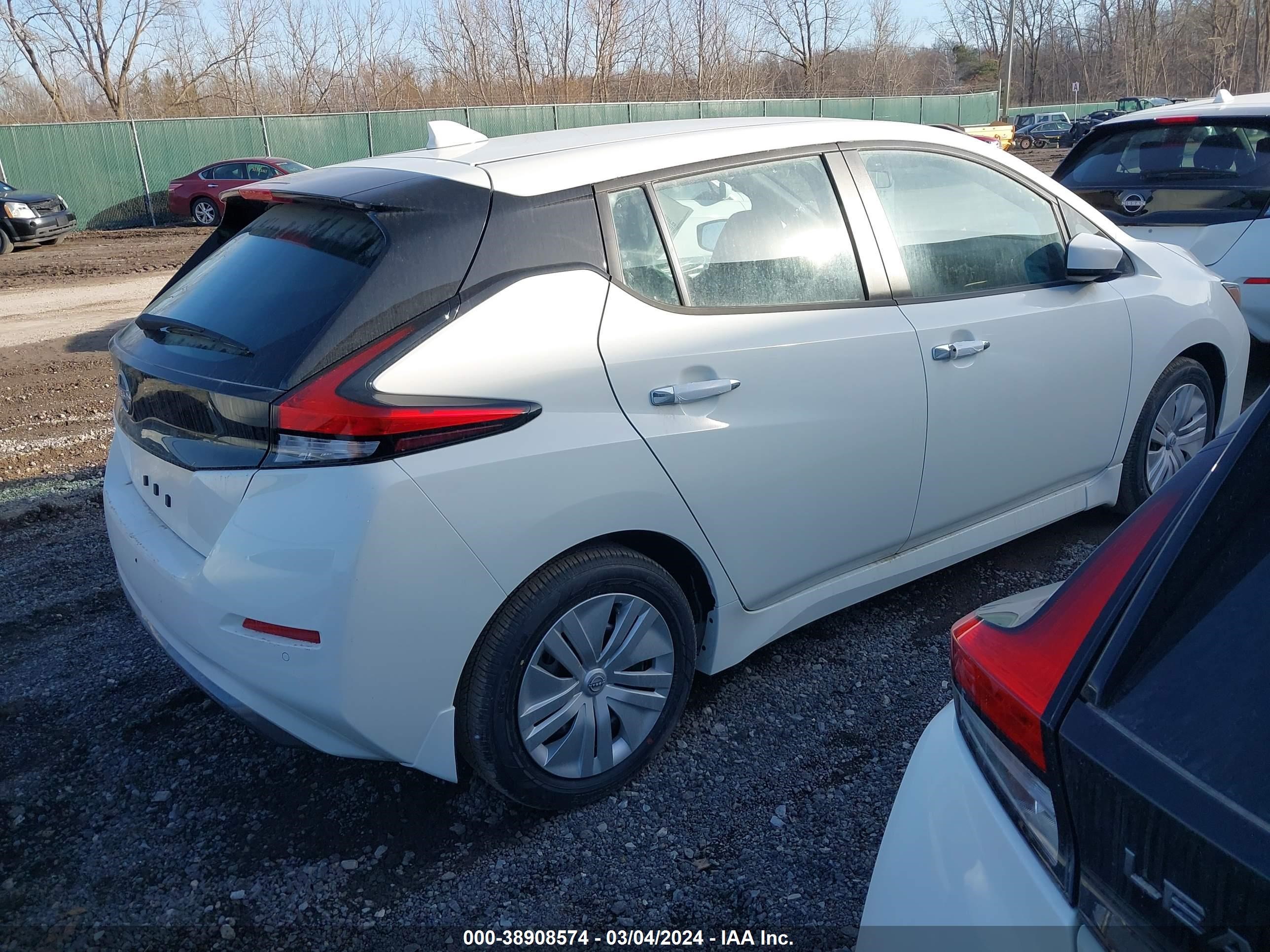 Photo 3 VIN: 1N4AZ1BV9RC555734 - NISSAN LEAF 