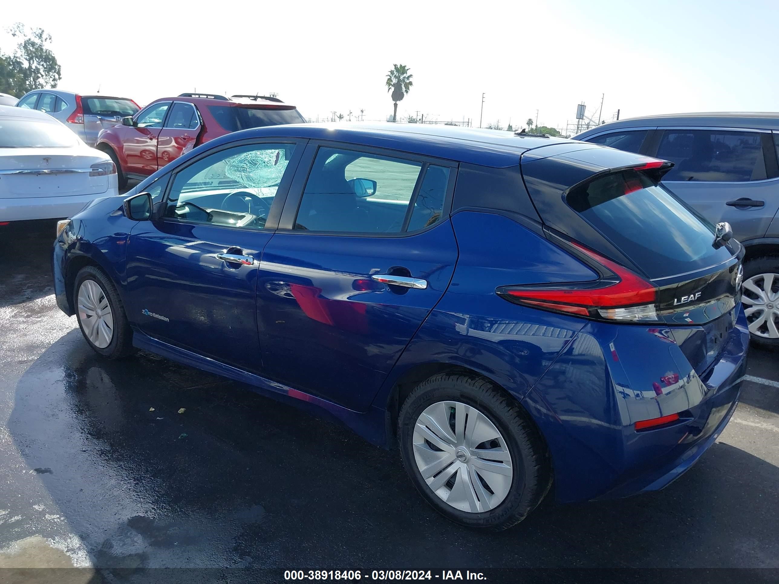 Photo 2 VIN: 1N4AZ1CP0KC308477 - NISSAN LEAF 