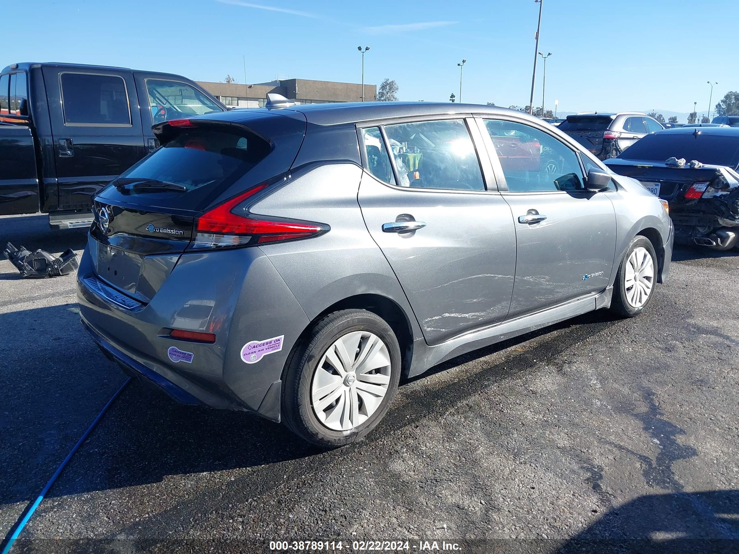 Photo 3 VIN: 1N4AZ1CP2KC305919 - NISSAN LEAF 