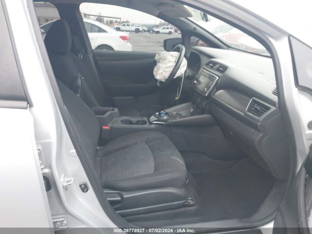 Photo 4 VIN: 1N4AZ1CP3JC305913 - NISSAN LEAF 