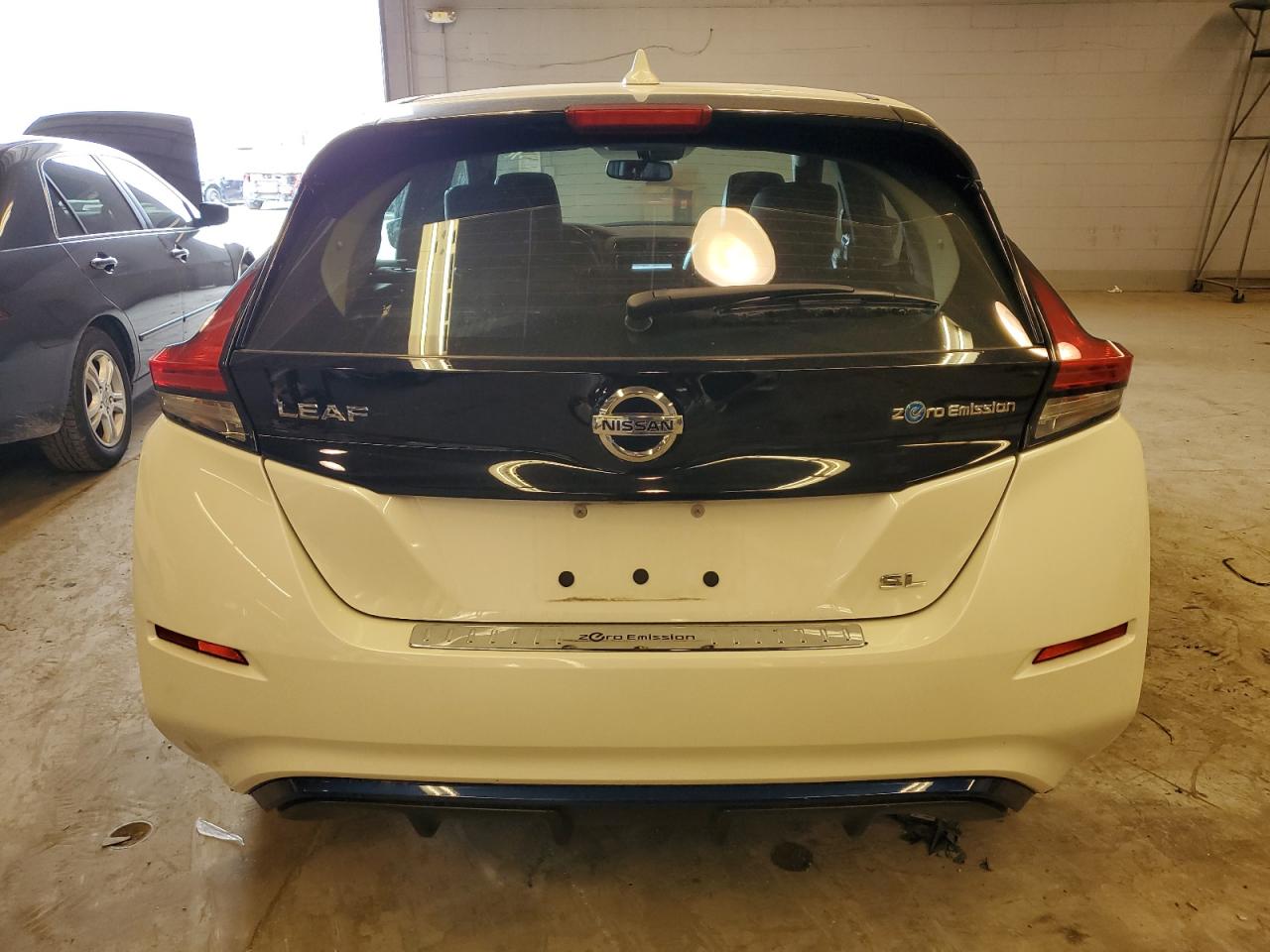 Photo 5 VIN: 1N4AZ1CP3KC300258 - NISSAN LEAF 