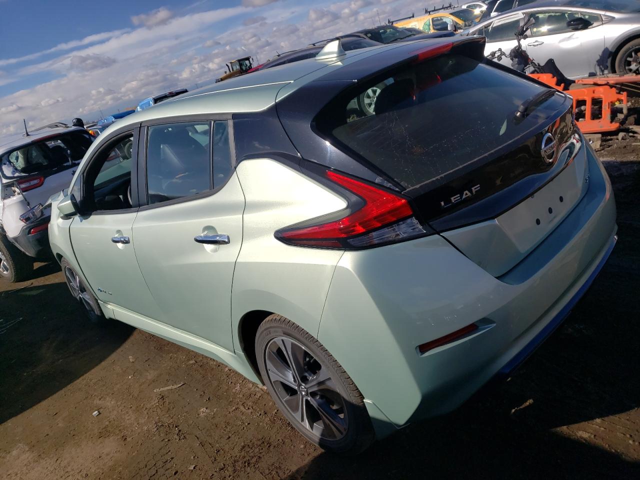 Photo 1 VIN: 1N4AZ1CP7JC308555 - NISSAN LEAF 