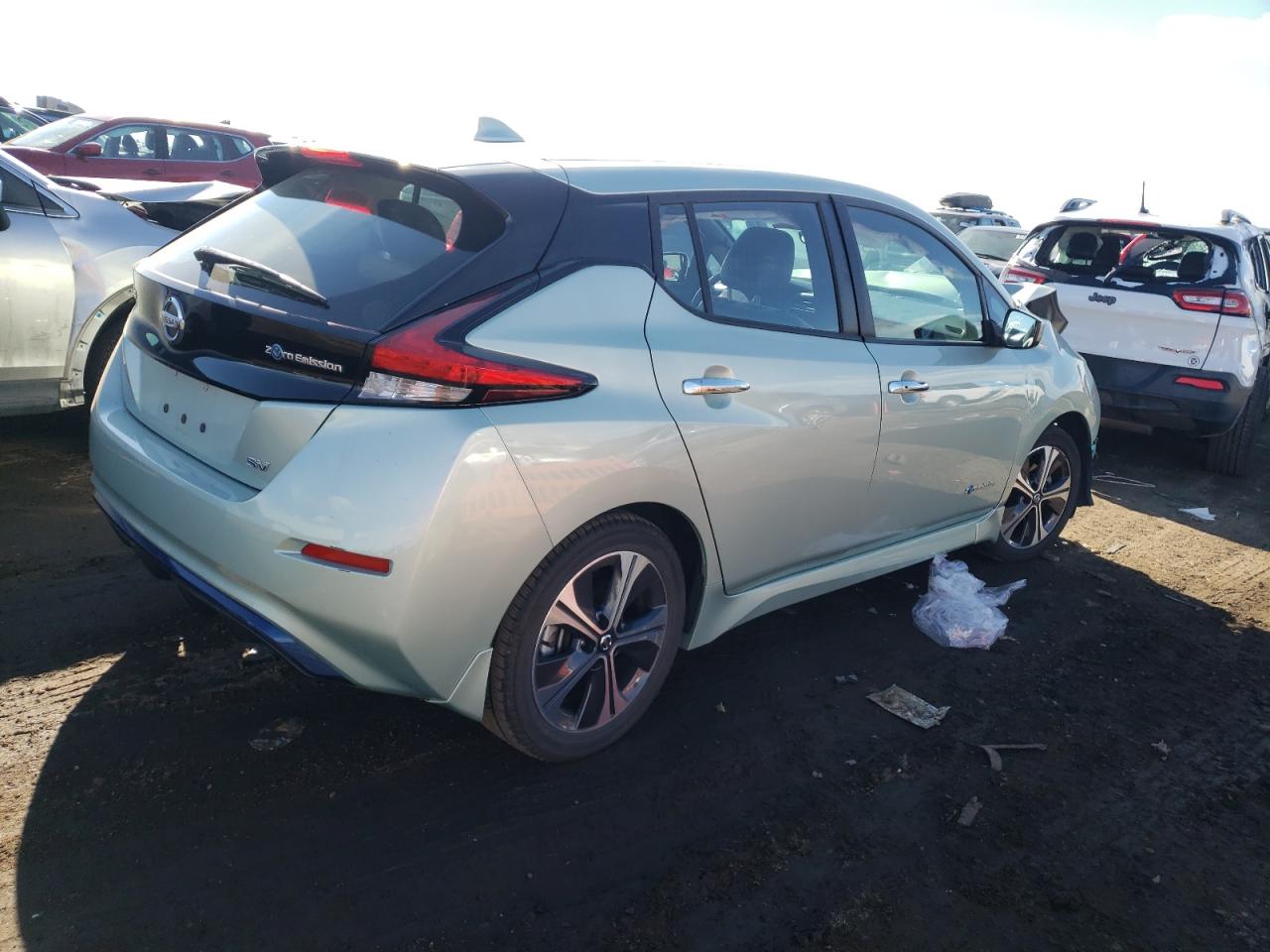 Photo 2 VIN: 1N4AZ1CP7JC308555 - NISSAN LEAF 