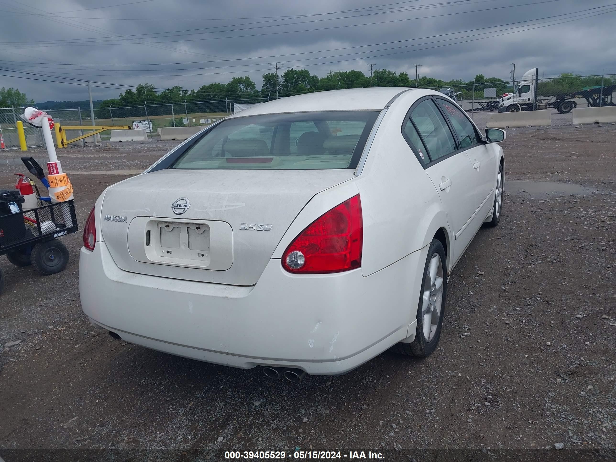 Photo 3 VIN: 1N4BA41E04C811315 - NISSAN MAXIMA 