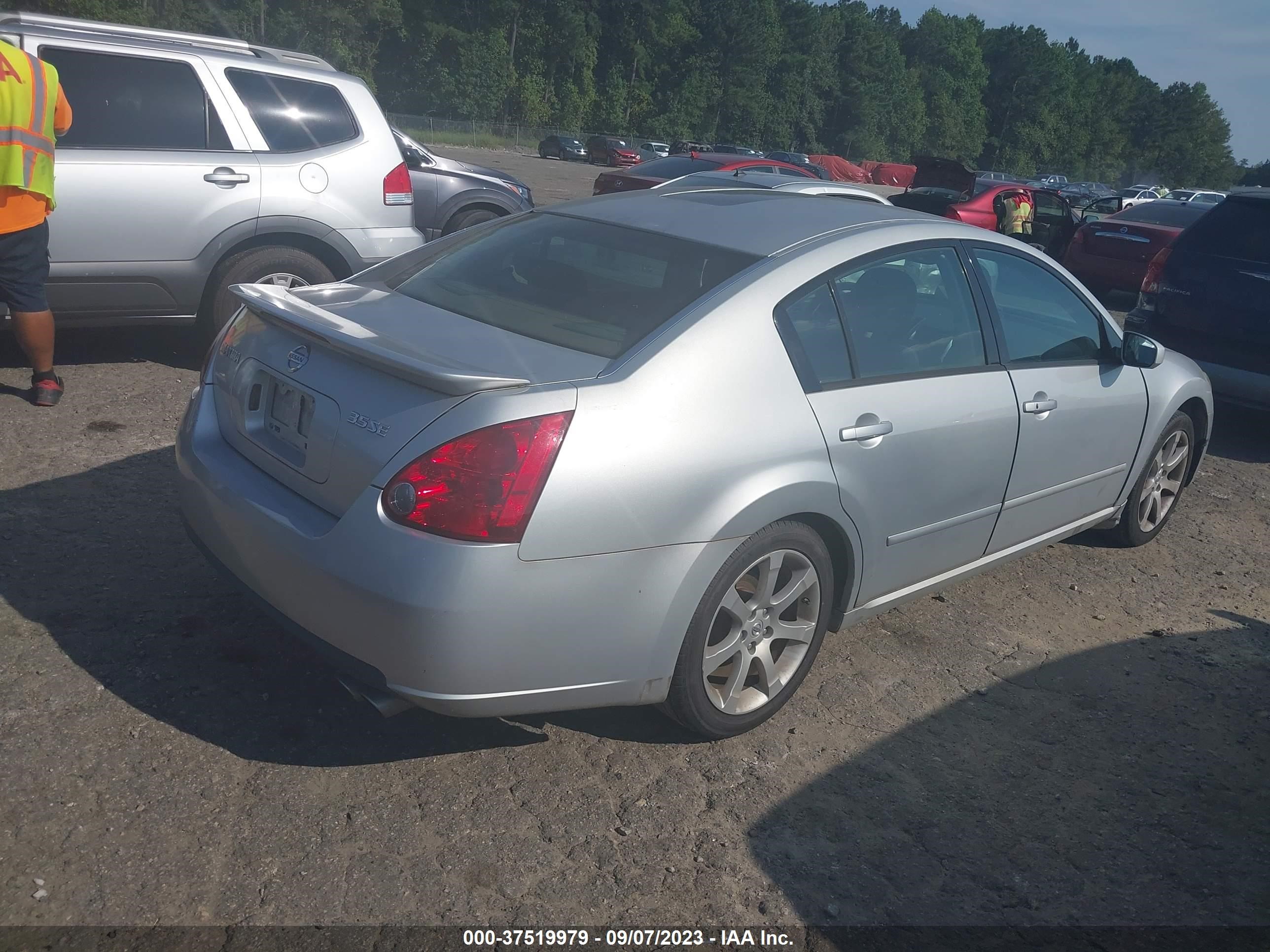 Photo 3 VIN: 1N4BA41E27C832140 - NISSAN MAXIMA 