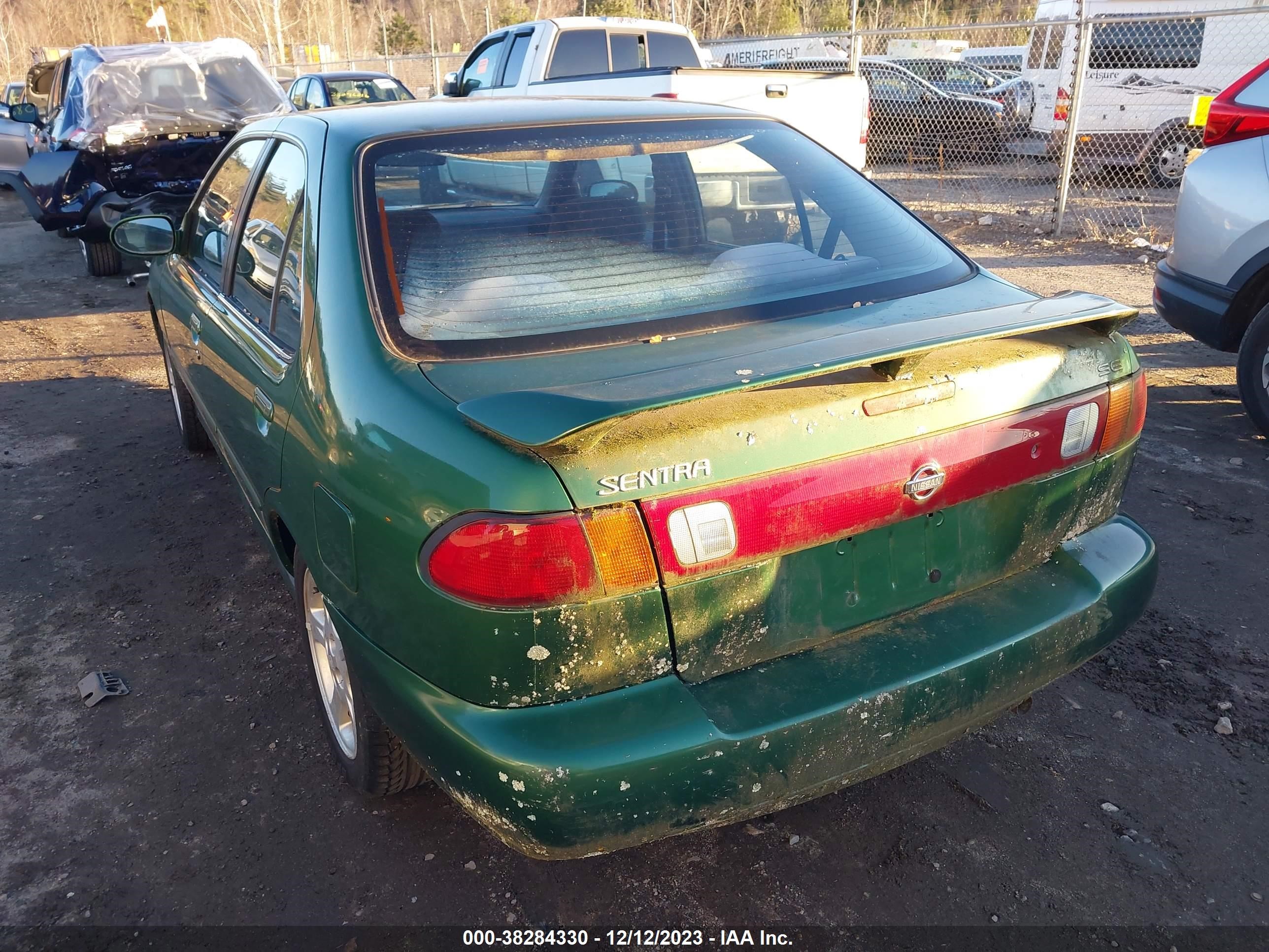 Photo 2 VIN: 1N4BB41D2WC725835 - NISSAN SENTRA 