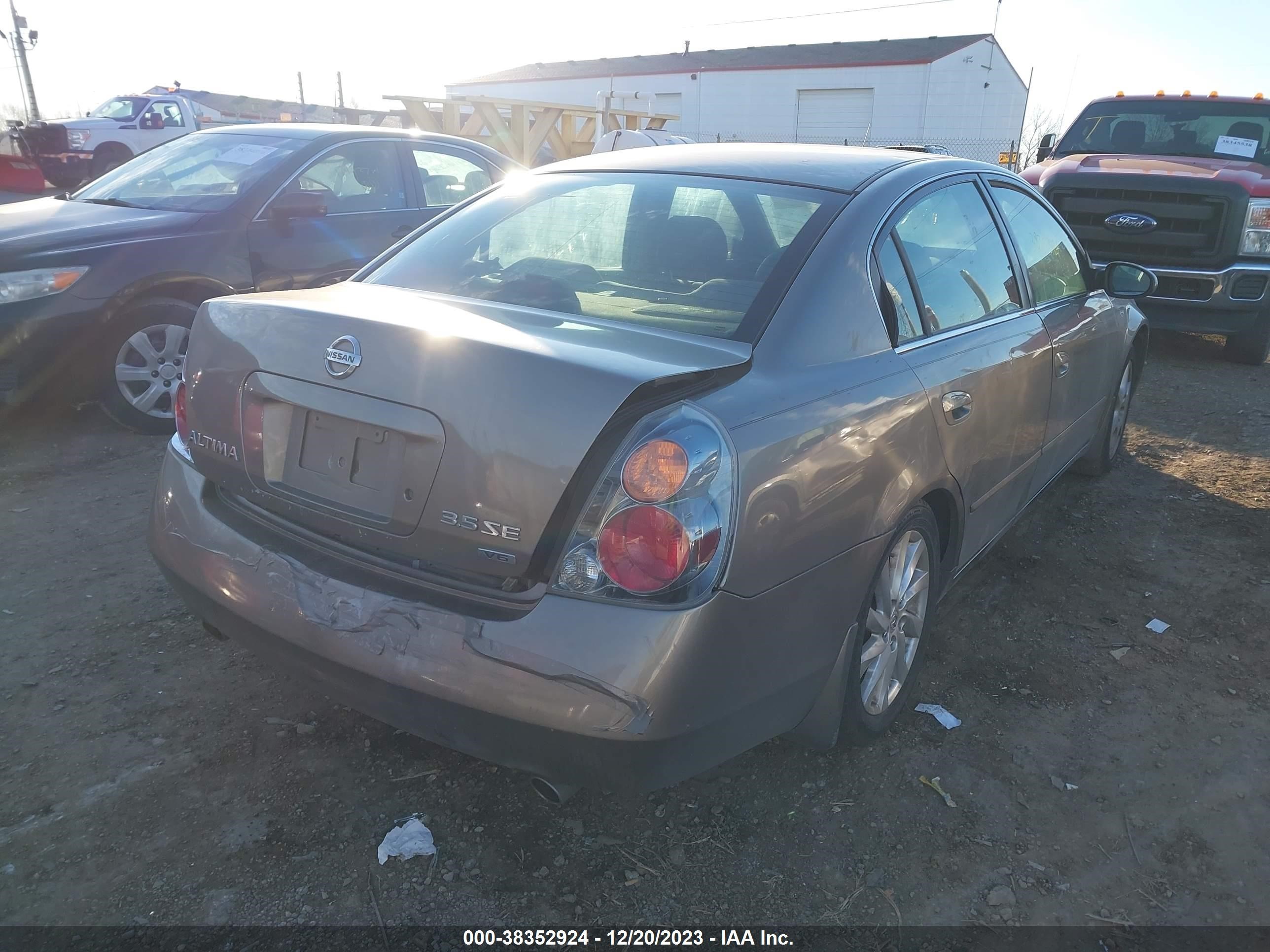 Photo 3 VIN: 1N4BL11D02C149927 - NISSAN ALTIMA 